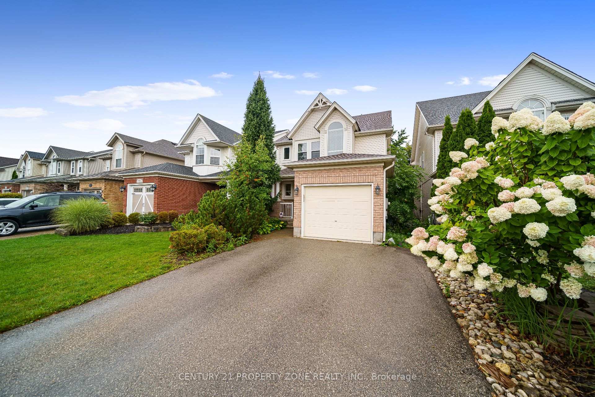 Photo 4 of 643 Bonavista Drive, Waterloo, Lexington — HOMEH