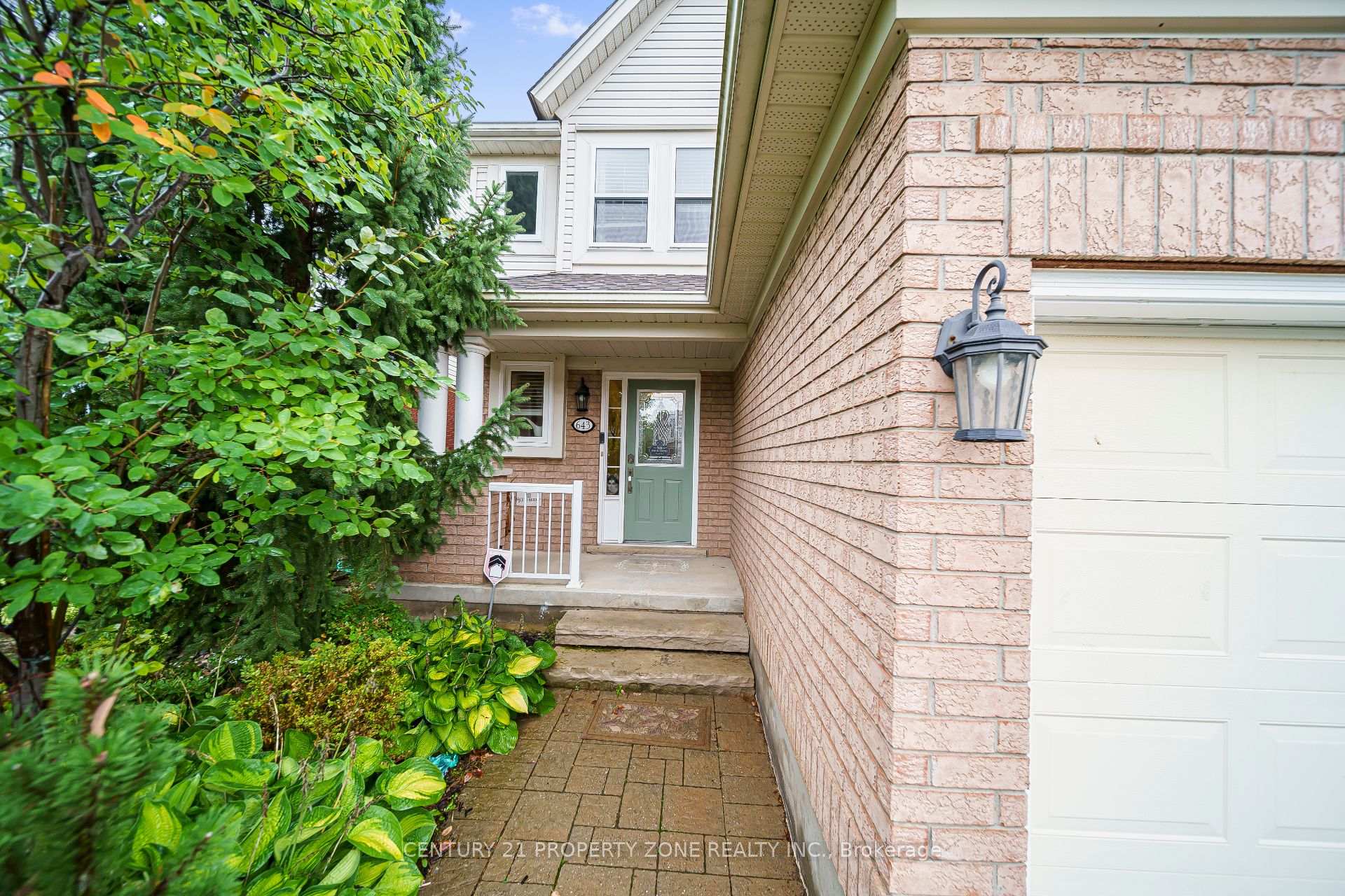 Photo 5 of 643 Bonavista Drive, Waterloo, Lexington — HOMEH