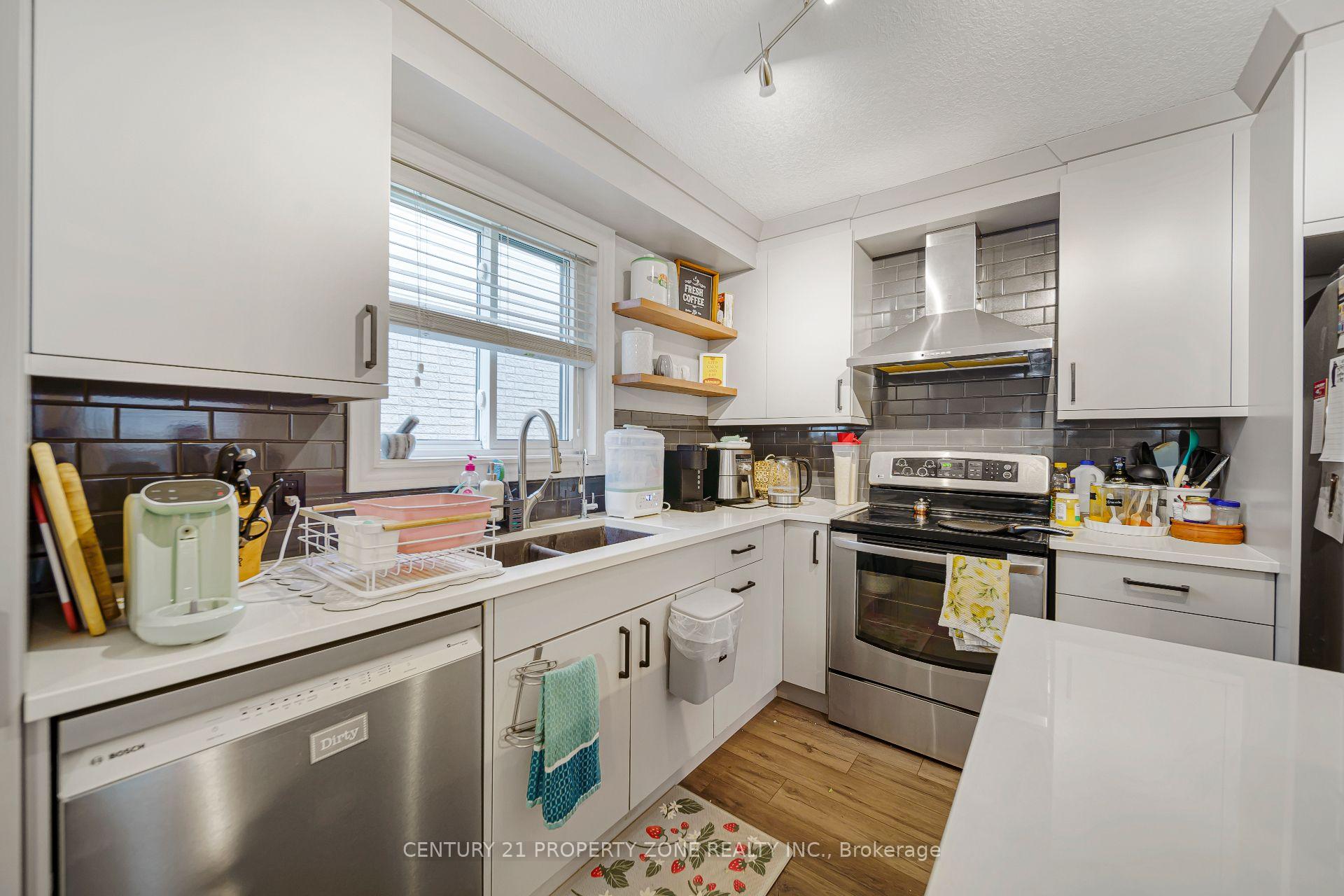 Photo 16 of 643 Bonavista Drive, Waterloo, Lexington — HOMEH