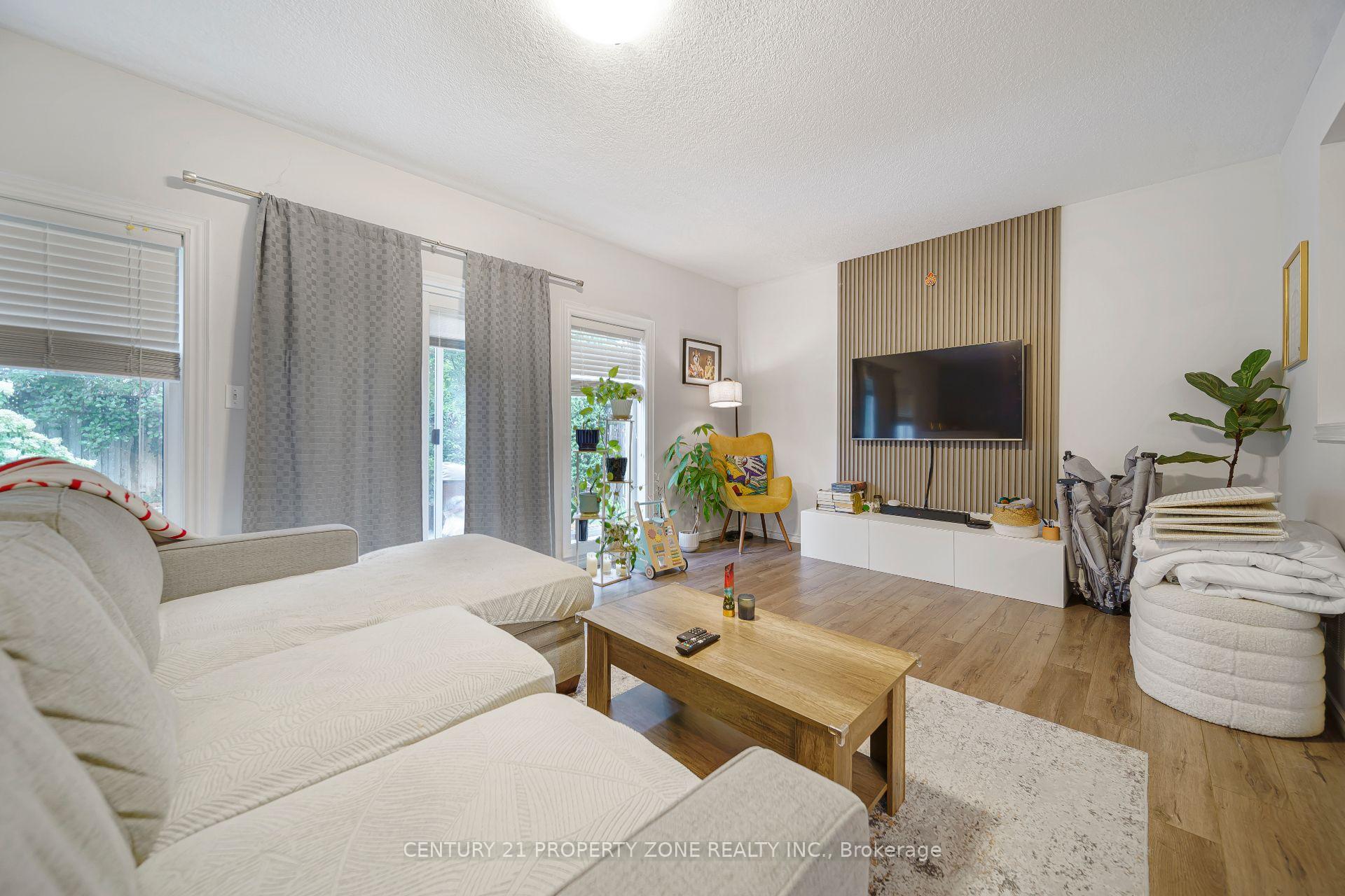 Photo 19 of 643 Bonavista Drive, Waterloo, Lexington — HOMEH