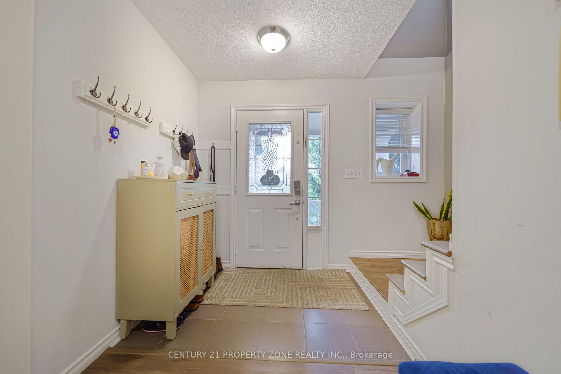Photo 20 of 643 Bonavista Drive, Waterloo, Lexington — HOMEH