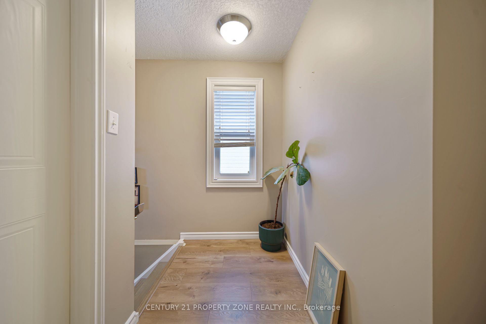 Photo 22 of 643 Bonavista Drive, Waterloo, Lexington — HOMEH