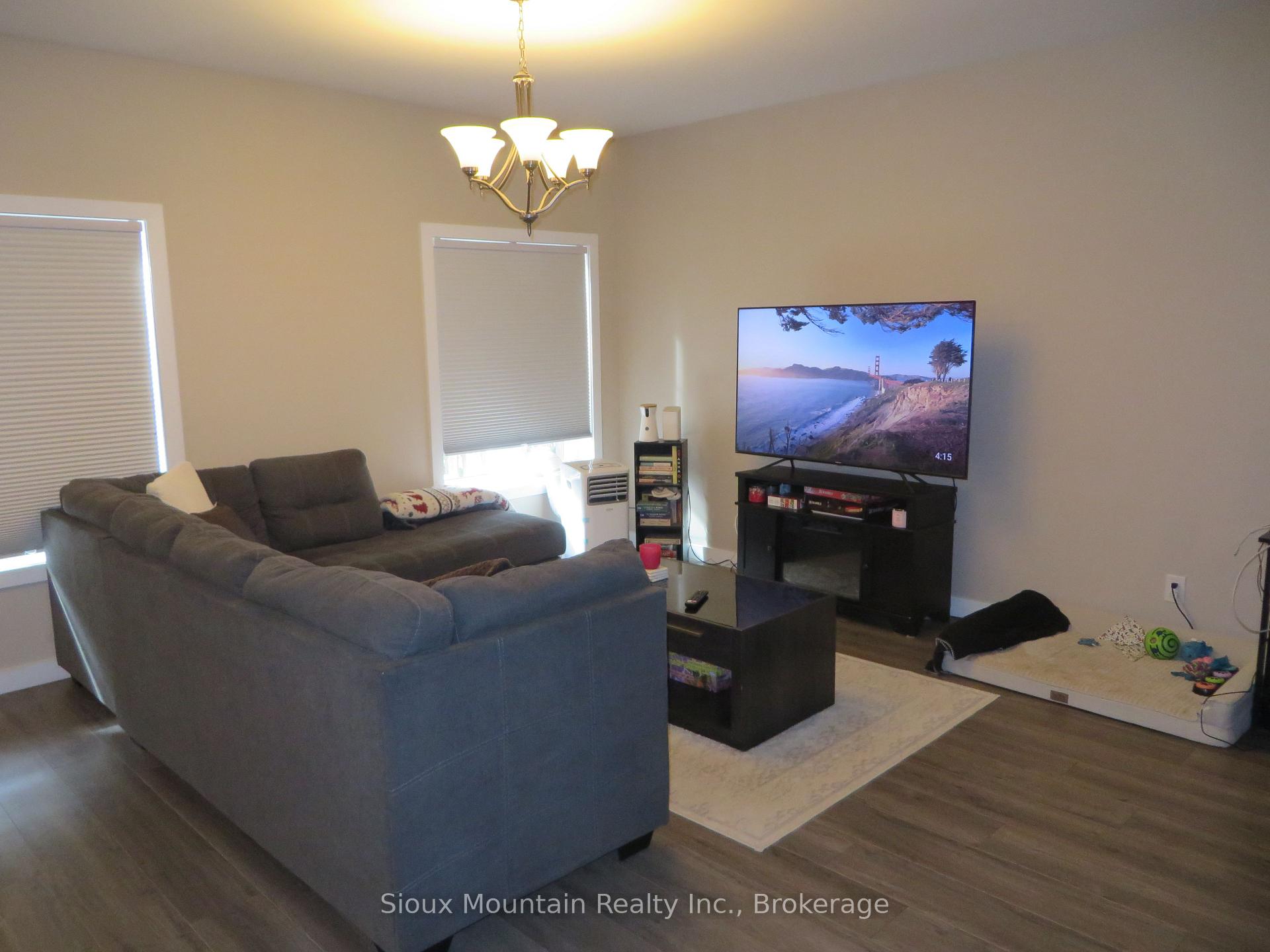 Photo 2 of Unit B, 23 Millar Crescent, Sioux Lookout — HOMEH