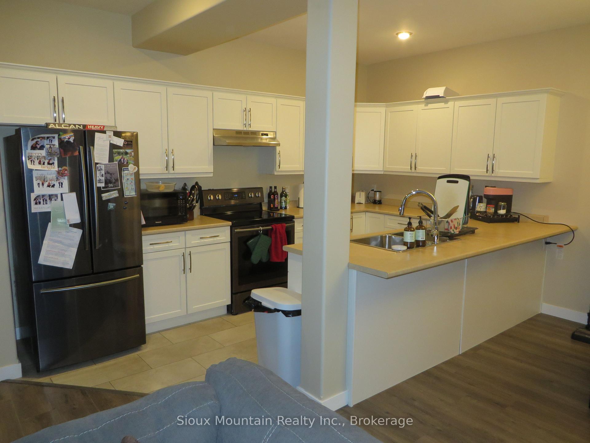 Photo 4 of Unit B, 23 Millar Crescent, Sioux Lookout — HOMEH