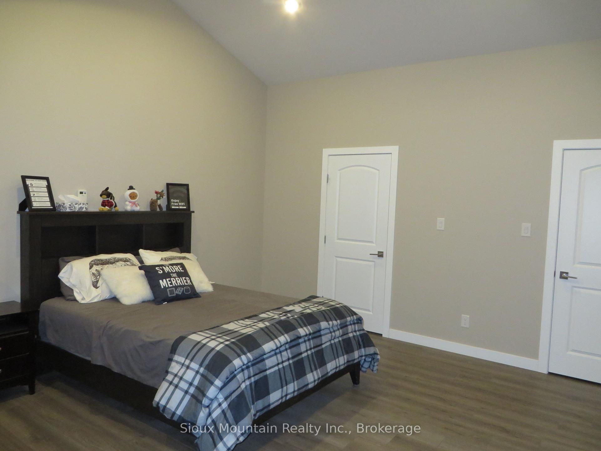 Photo 8 of Unit B, 23 Millar Crescent, Sioux Lookout — HOMEH