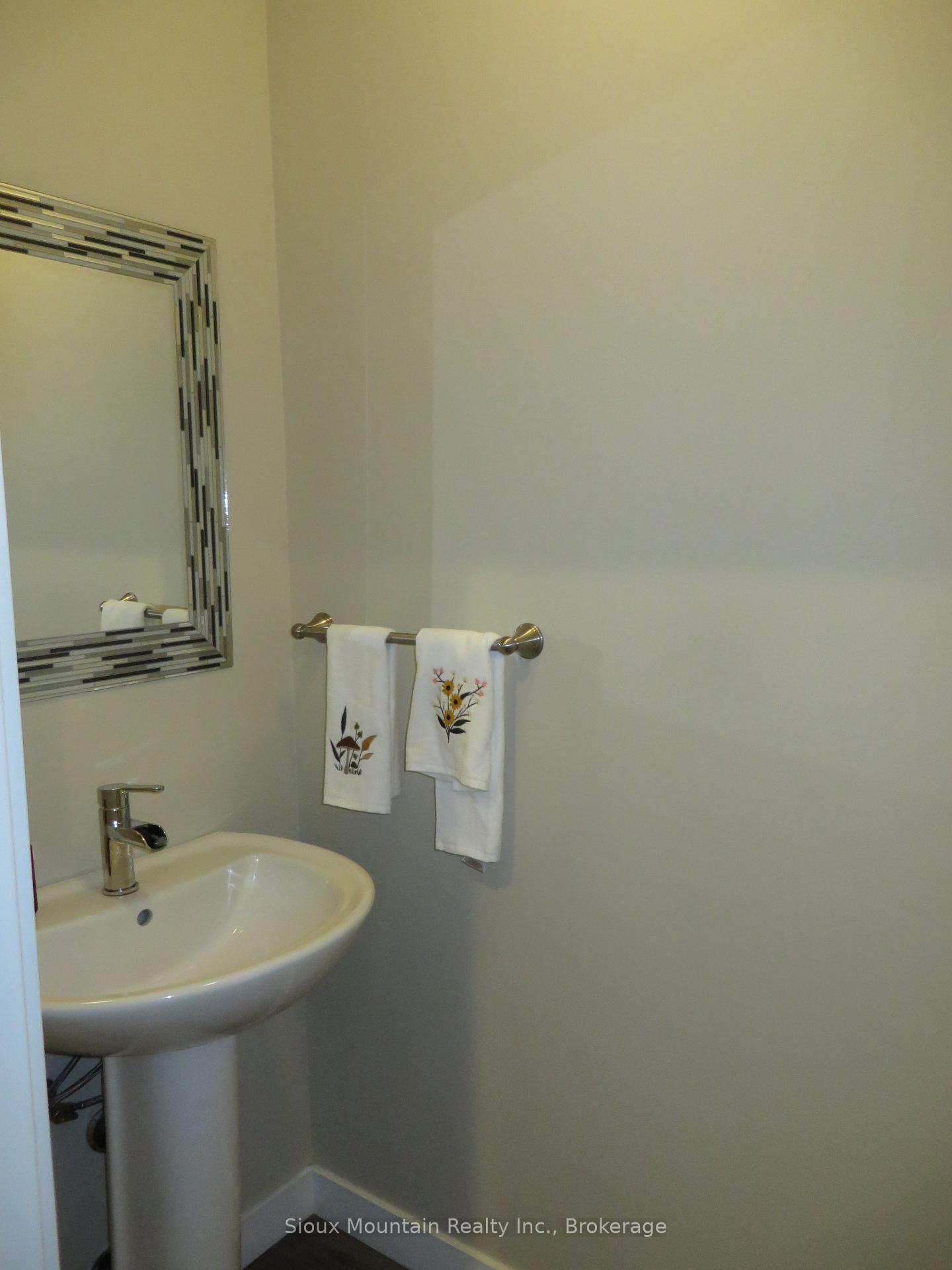 Photo 10 of Unit B, 23 Millar Crescent, Sioux Lookout — HOMEH