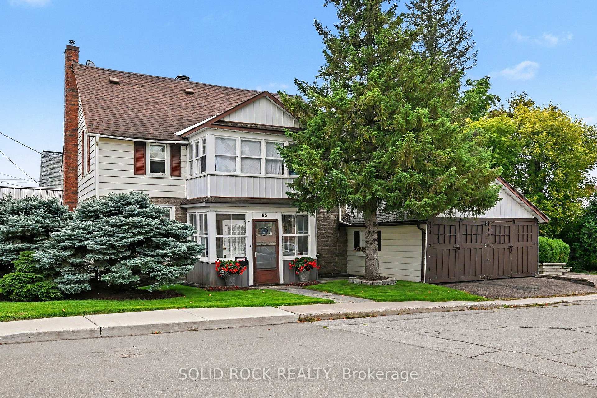 Photo 2 of 85 Renfrew Avenue W, Renfrew, Renfrew — HOMEH
