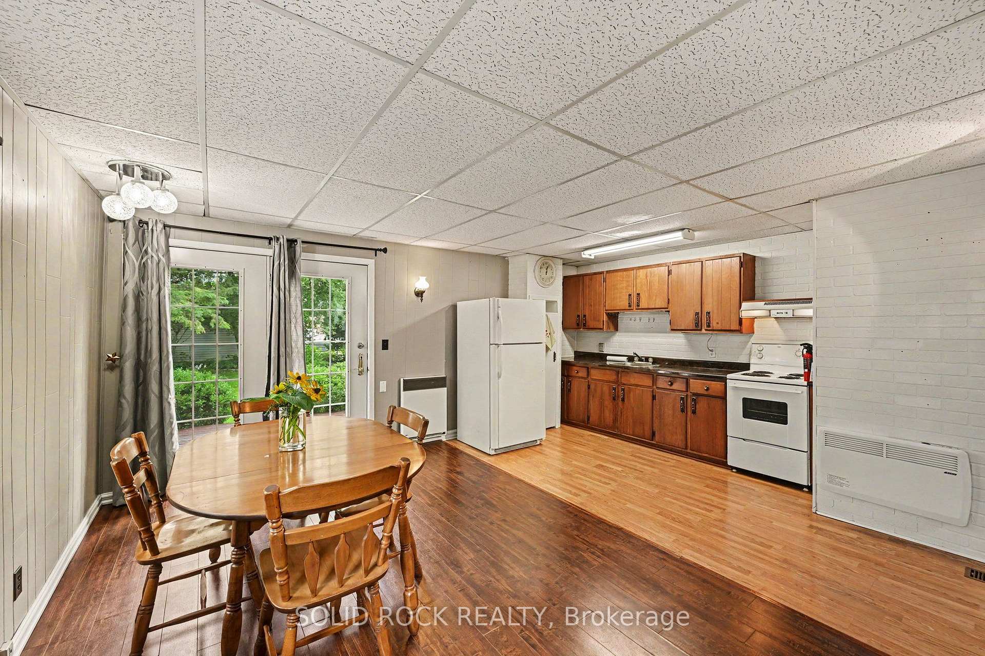 Photo 10 of 85 Renfrew Avenue W, Renfrew, Renfrew — HOMEH