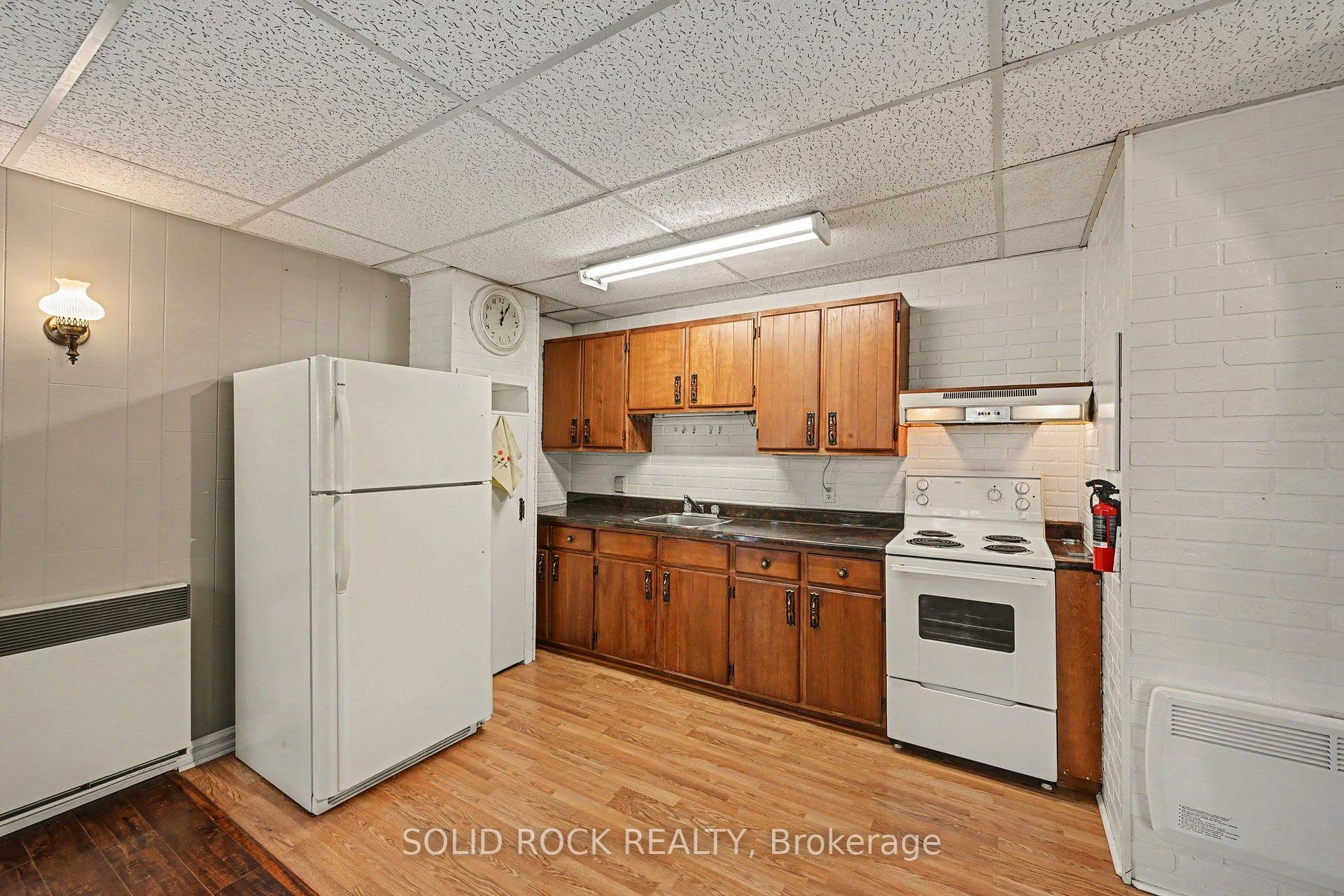 Photo 11 of 85 Renfrew Avenue W, Renfrew, Renfrew — HOMEH