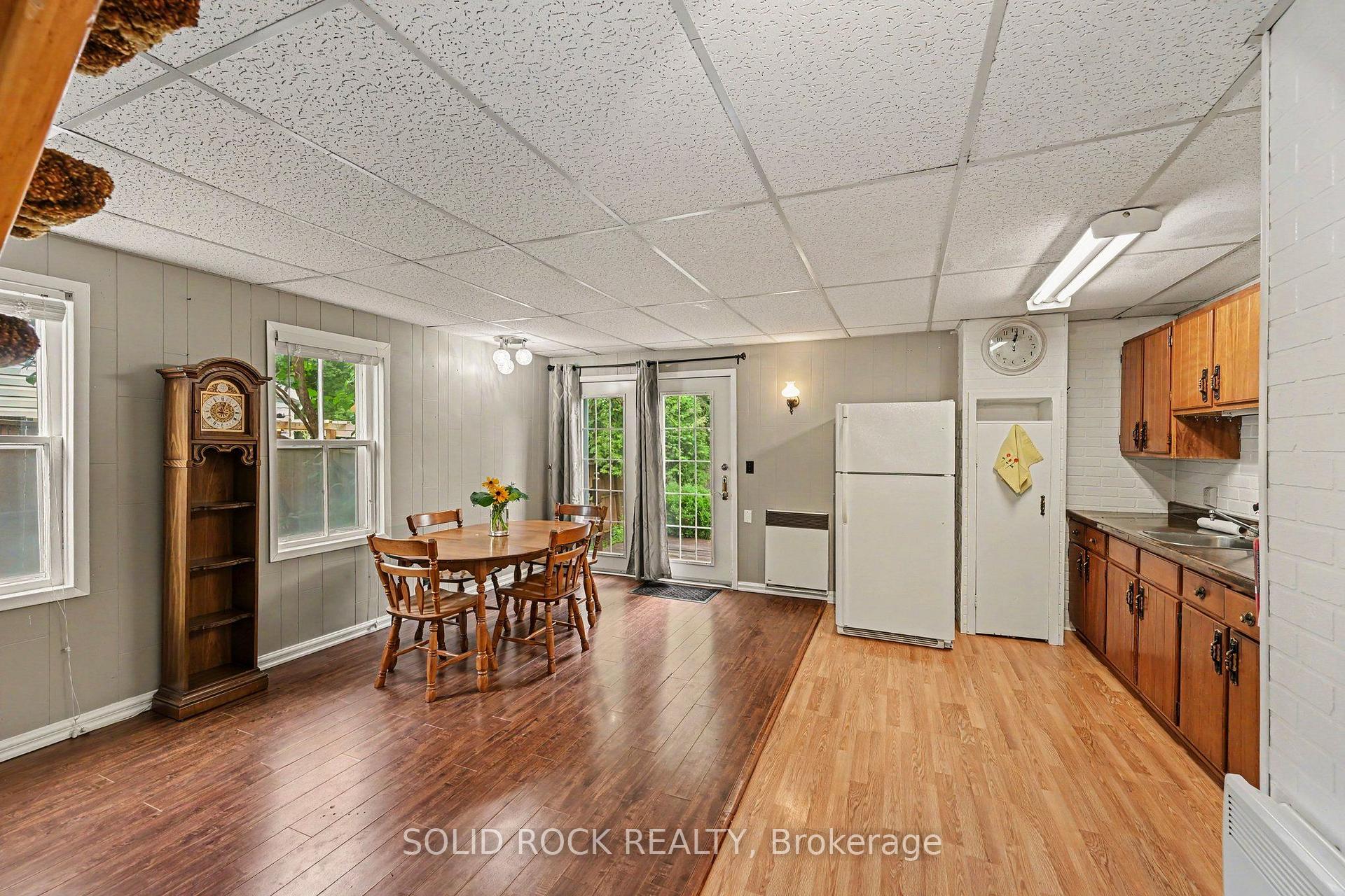 Photo 12 of 85 Renfrew Avenue W, Renfrew, Renfrew — HOMEH