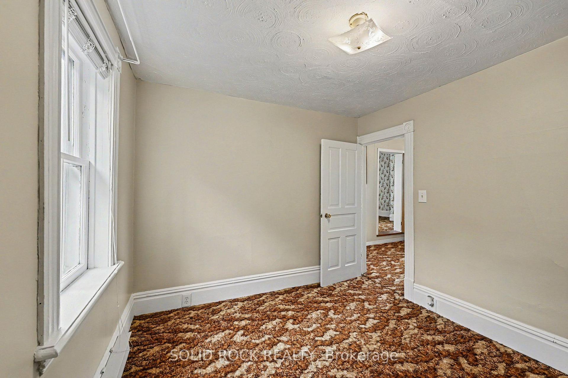 Photo 15 of 85 Renfrew Avenue W, Renfrew, Renfrew — HOMEH