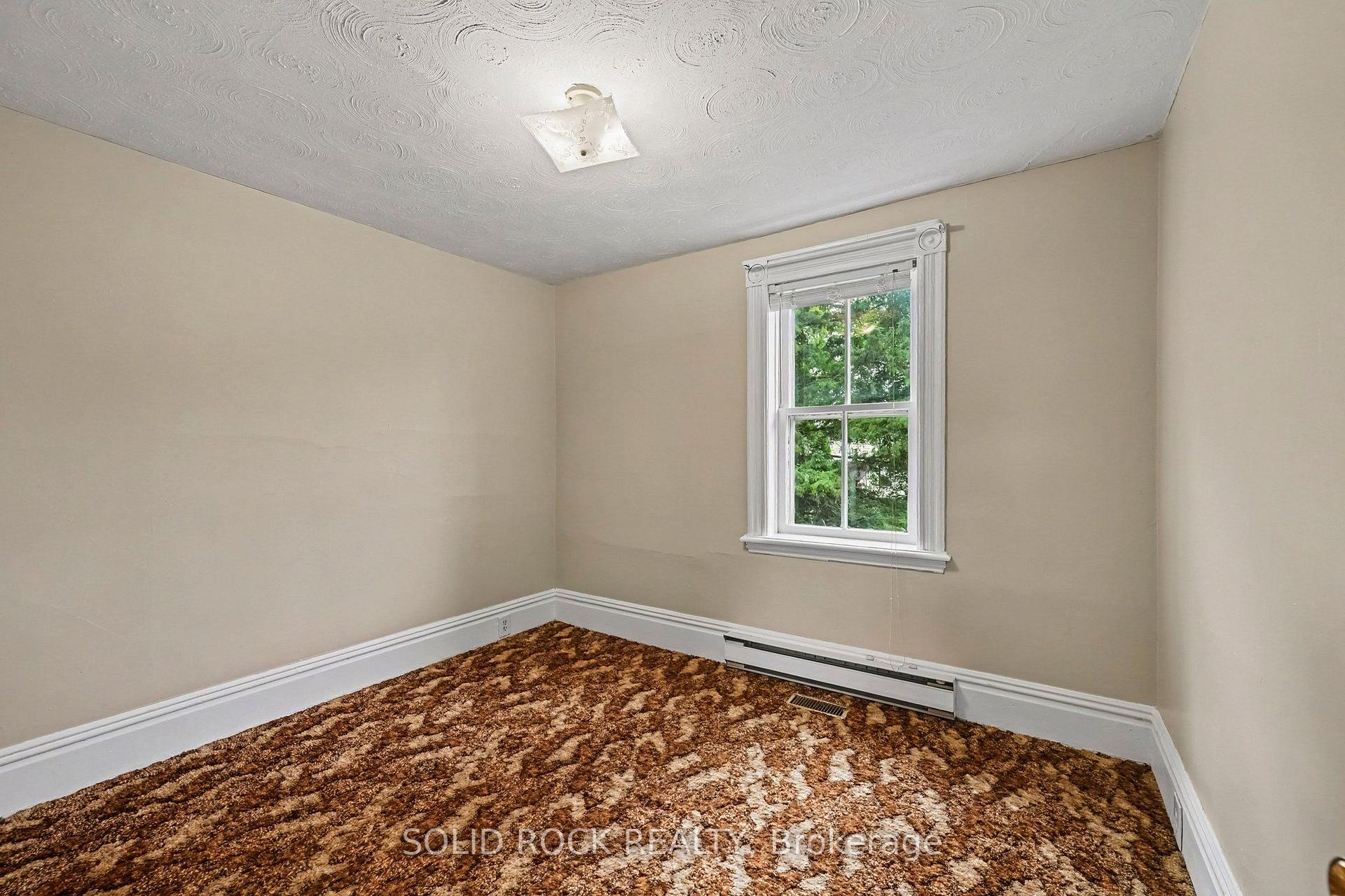 Photo 16 of 85 Renfrew Avenue W, Renfrew, Renfrew — HOMEH