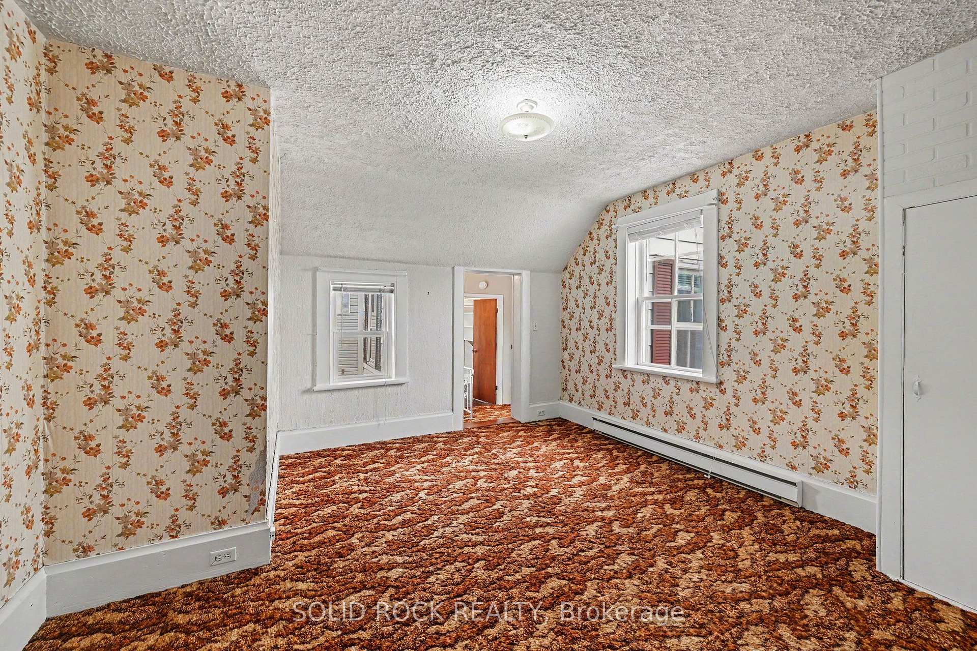 Photo 19 of 85 Renfrew Avenue W, Renfrew, Renfrew — HOMEH