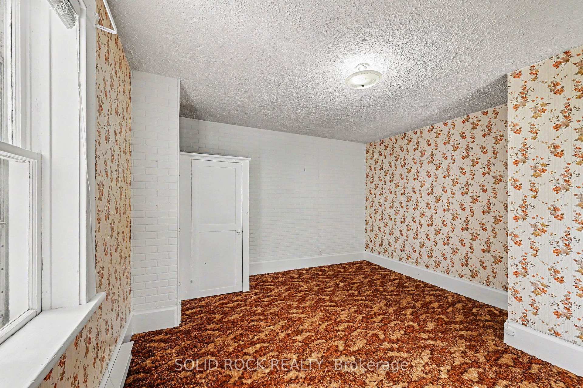 Photo 21 of 85 Renfrew Avenue W, Renfrew, Renfrew — HOMEH
