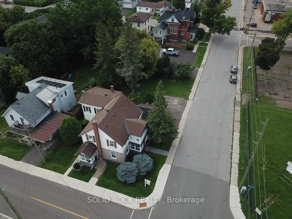 Photo 45 of 85 Renfrew Avenue W, Renfrew, Renfrew — HOMEH