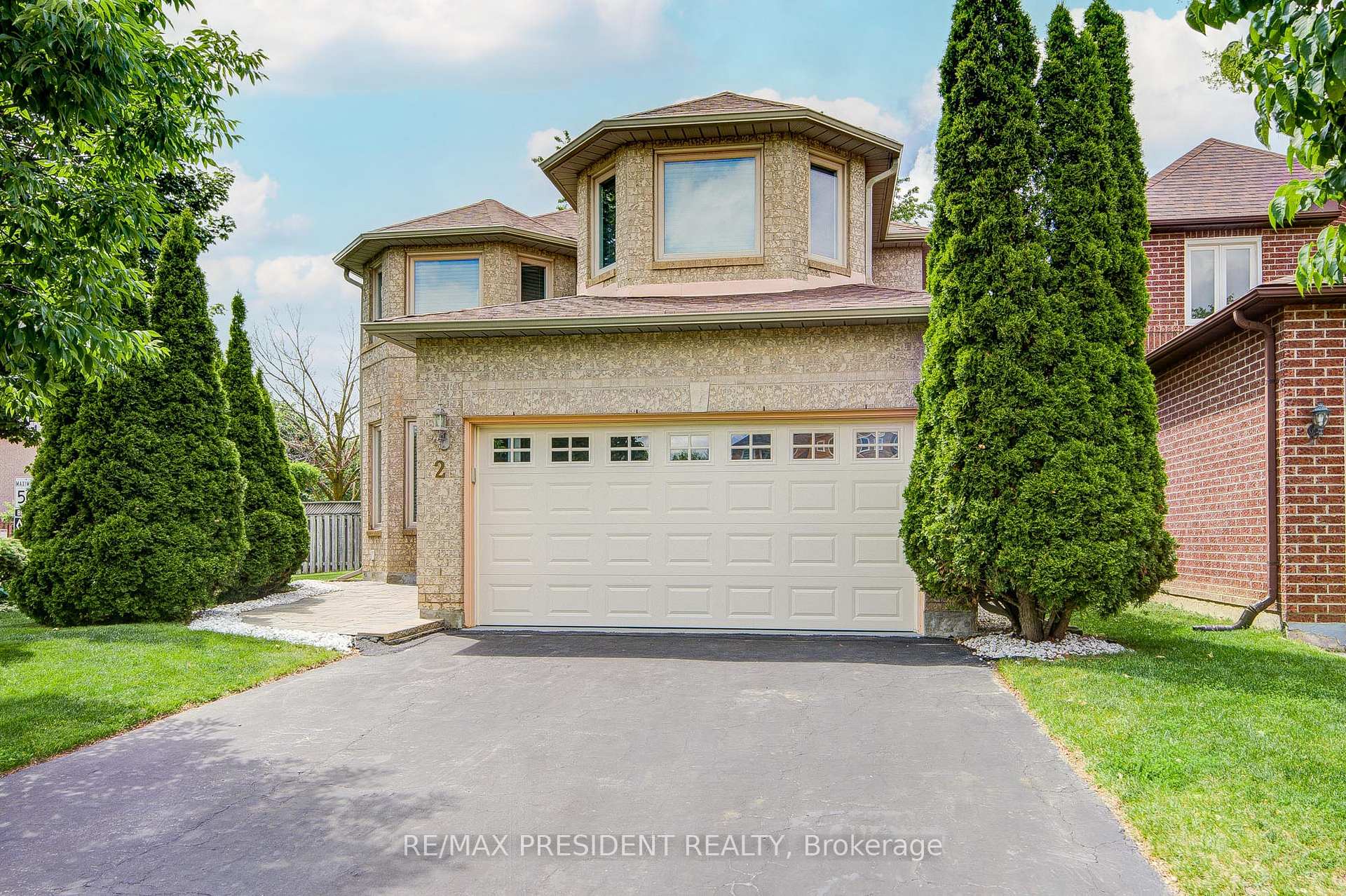 Photo 4 of 2 Banner Road, Brampton, Brampton West — HOMEH