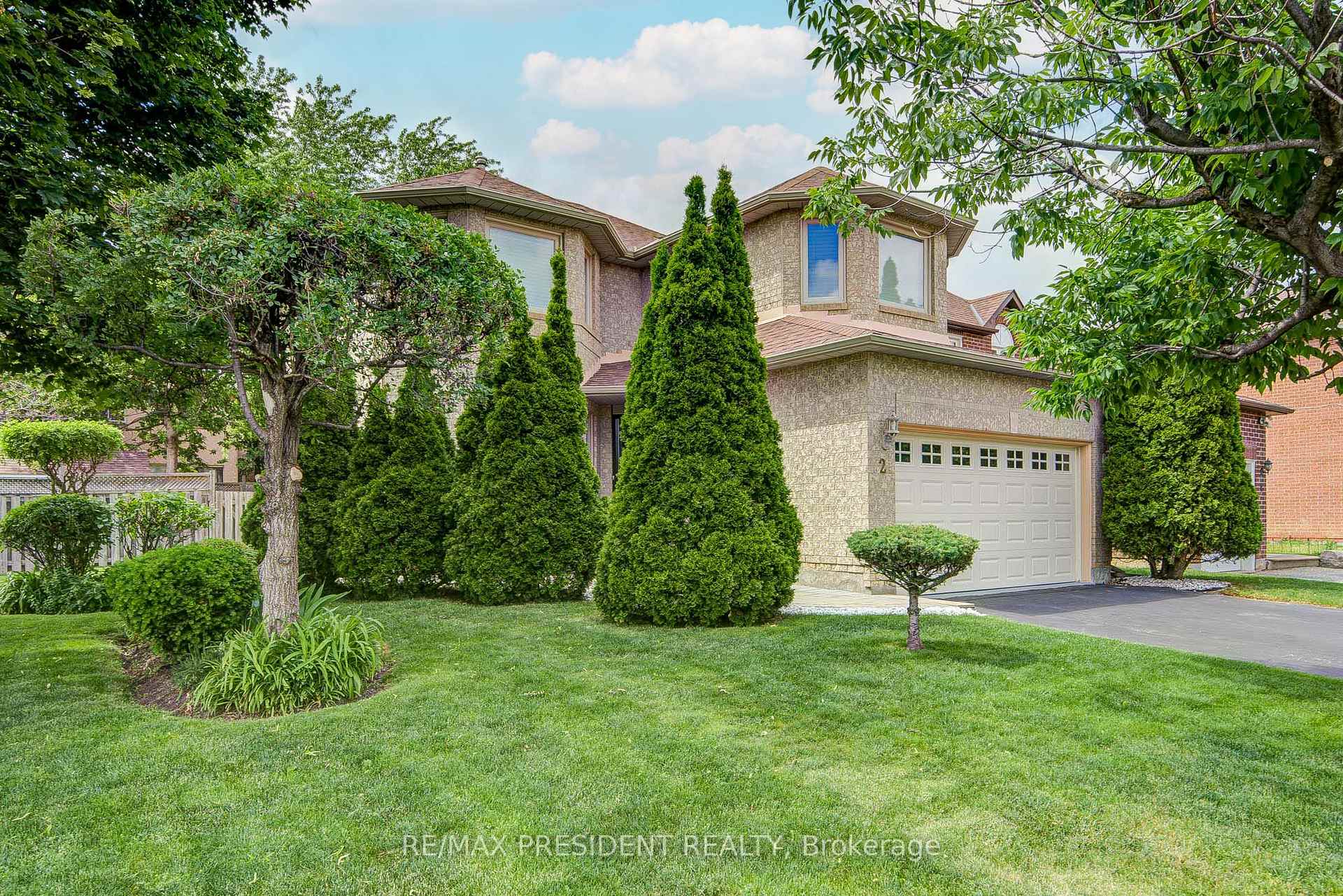 Photo 5 of 2 Banner Road, Brampton, Brampton West — HOMEH