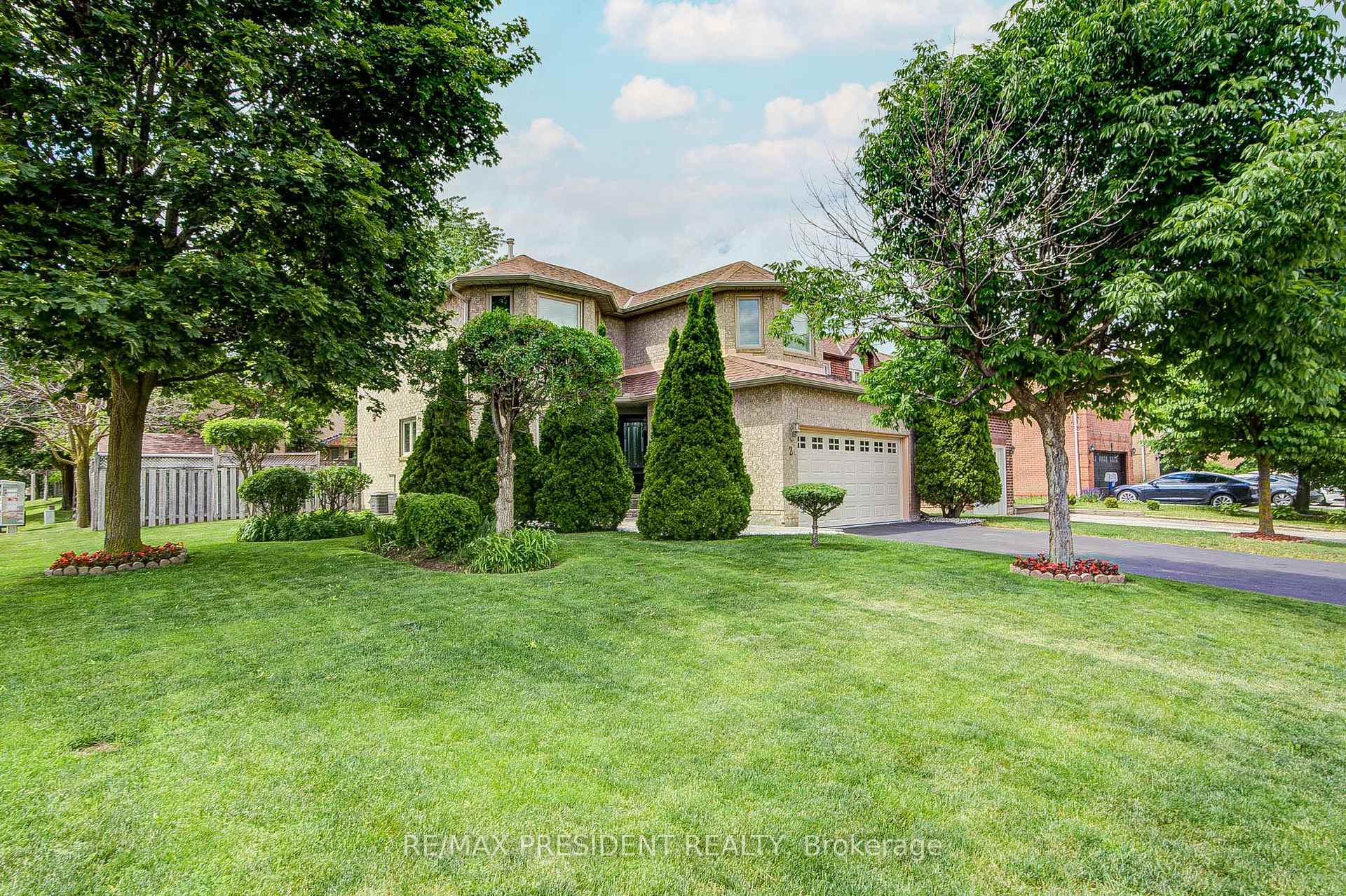Photo 6 of 2 Banner Road, Brampton, Brampton West — HOMEH