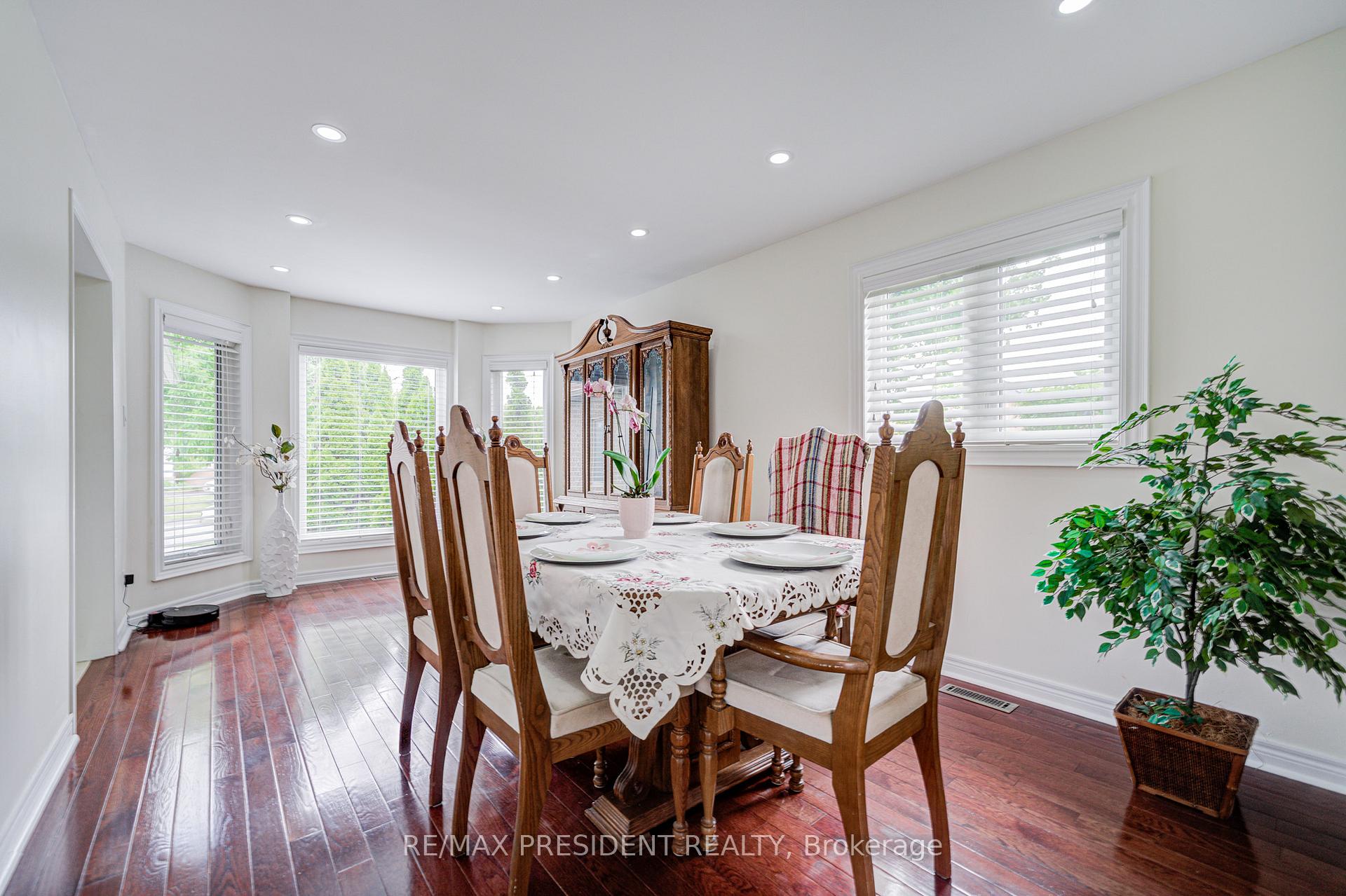 Photo 15 of 2 Banner Road, Brampton, Brampton West — HOMEH