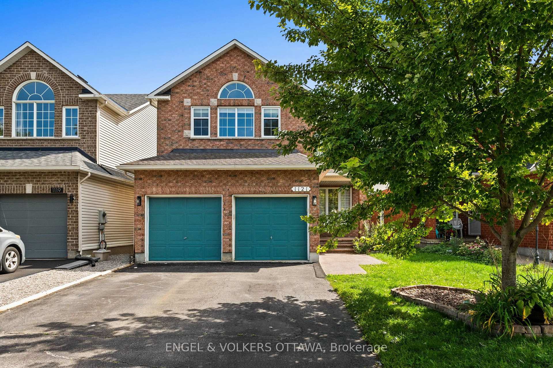 Front of 1121 Rocky Harbour Crescent