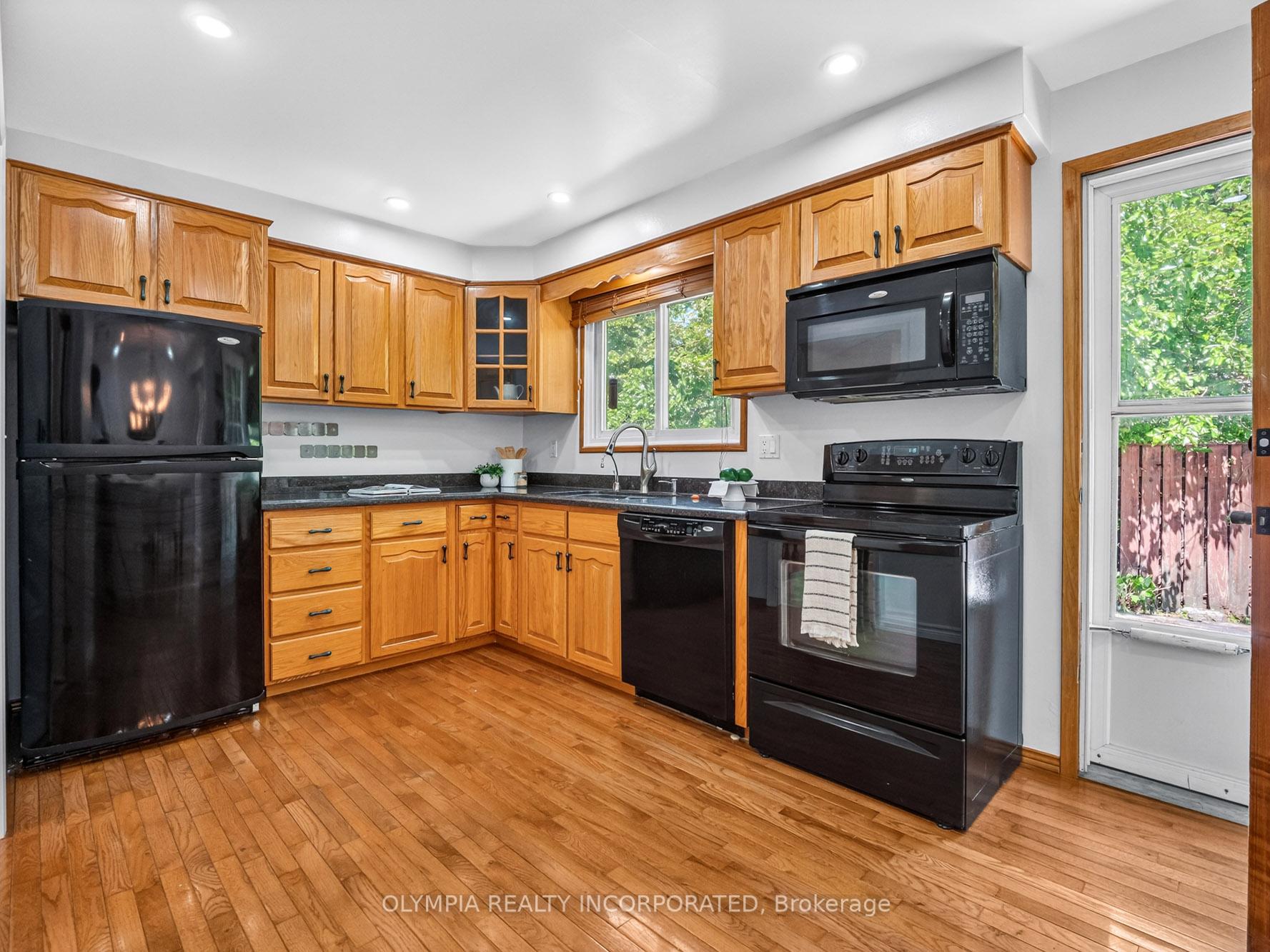 Photo 7 of 4124 Preston Avenue, Niagara Falls, Ascot — HOMEH