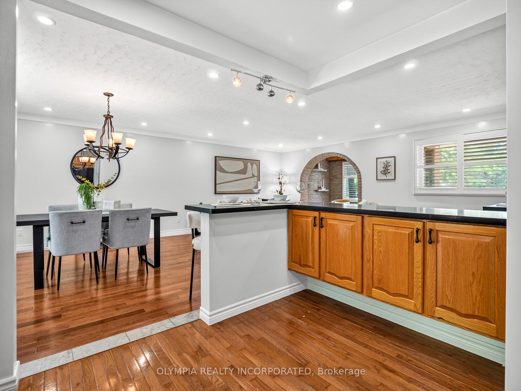 Photo 8 of 4124 Preston Avenue, Niagara Falls, Ascot — HOMEH