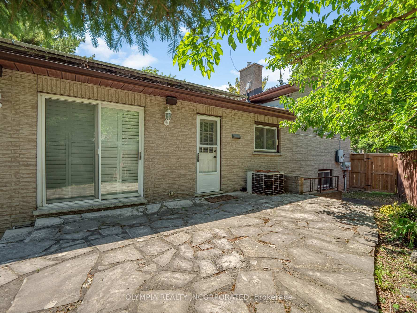 Photo 33 of 4124 Preston Avenue, Niagara Falls, Ascot — HOMEH