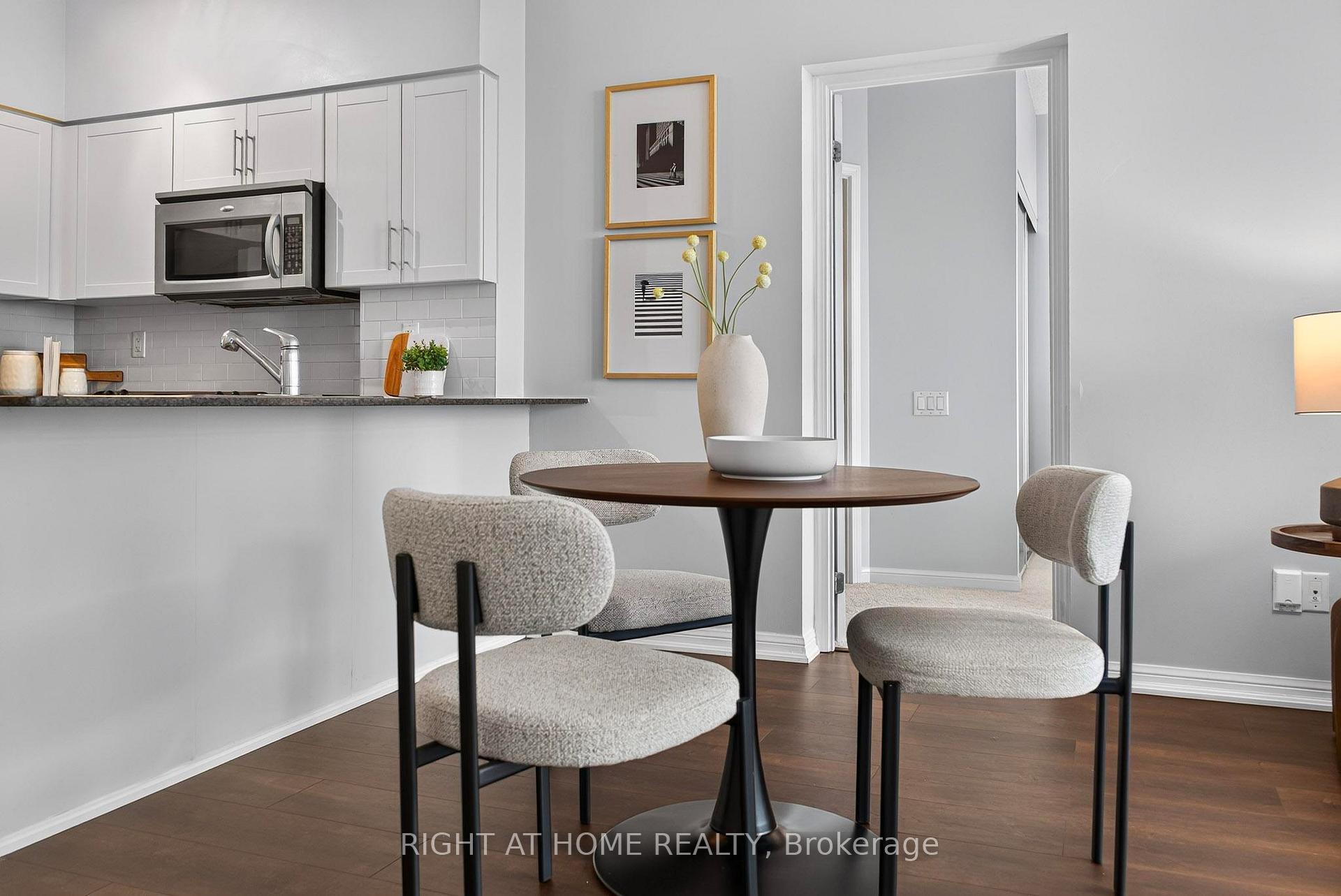 Photo 5 of Unit 2201, 15 Windermere Avenue, Toronto, High Park-Swansea — HOMEH
