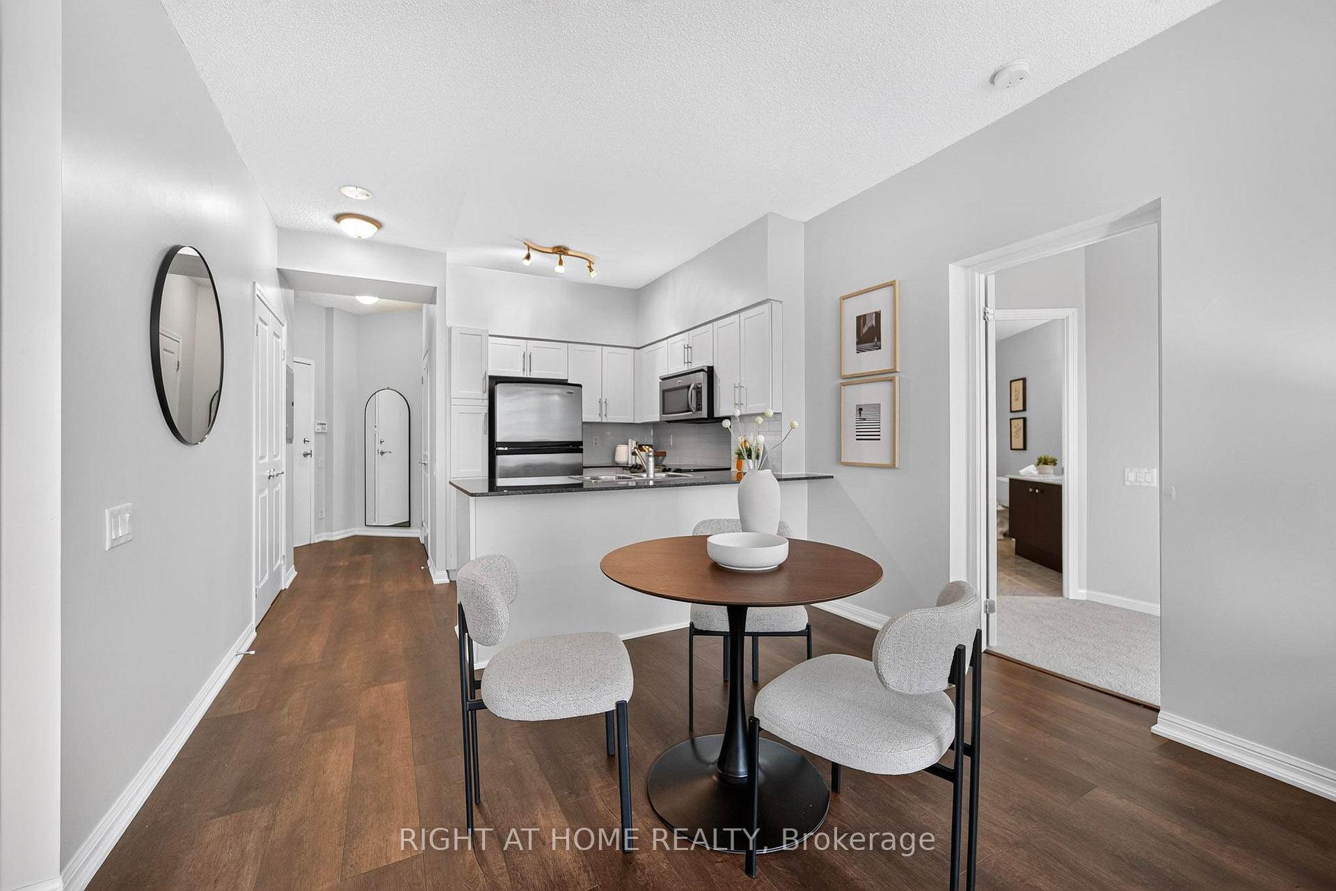 Photo 6 of Unit 2201, 15 Windermere Avenue, Toronto, High Park-Swansea — HOMEH