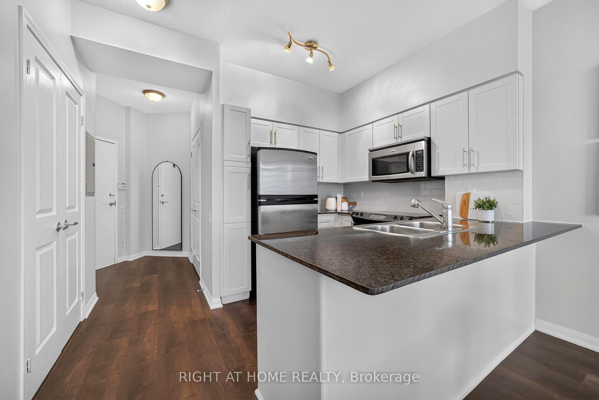 Photo 7 of Unit 2201, 15 Windermere Avenue, Toronto, High Park-Swansea — HOMEH