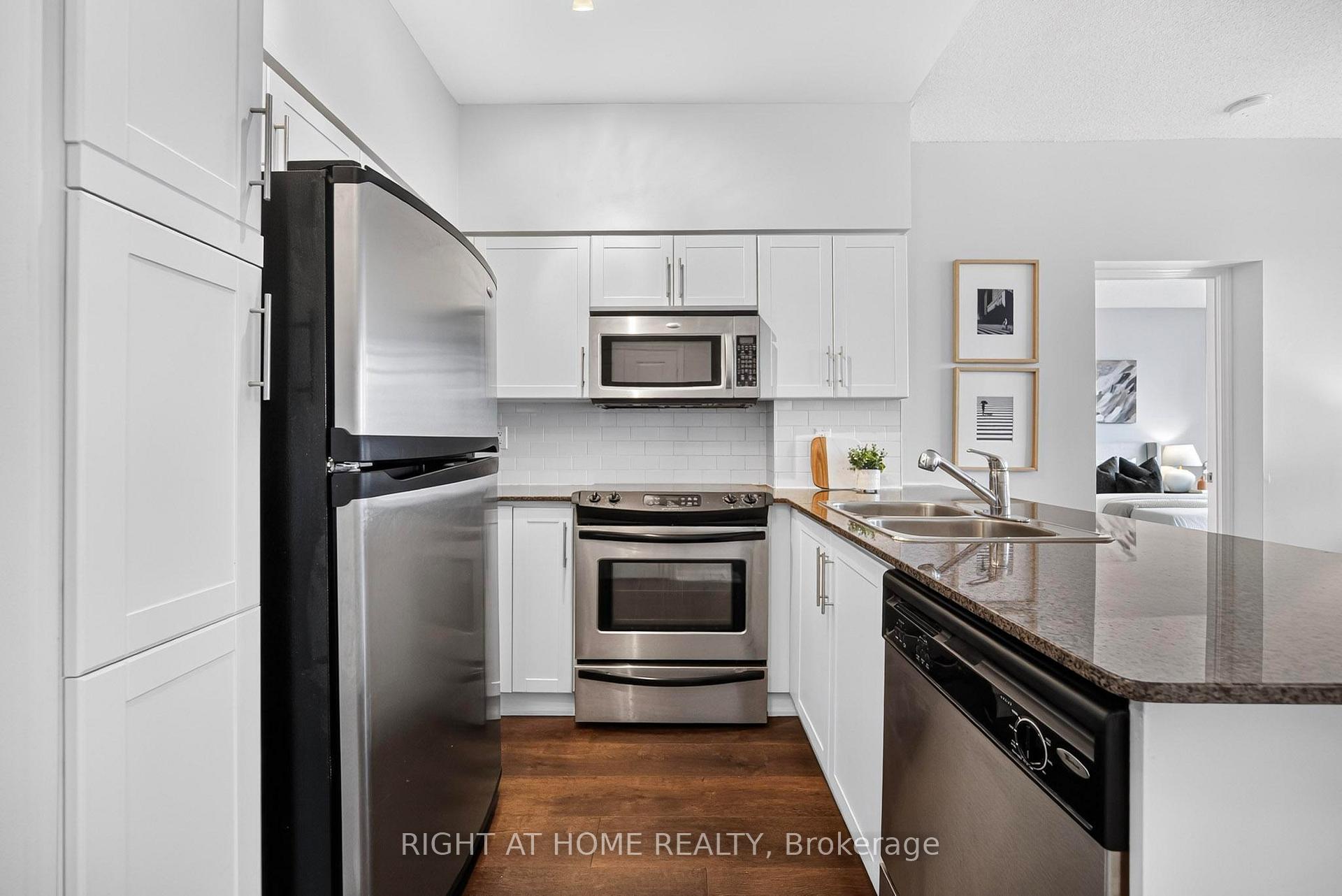 Photo 8 of Unit 2201, 15 Windermere Avenue, Toronto, High Park-Swansea — HOMEH