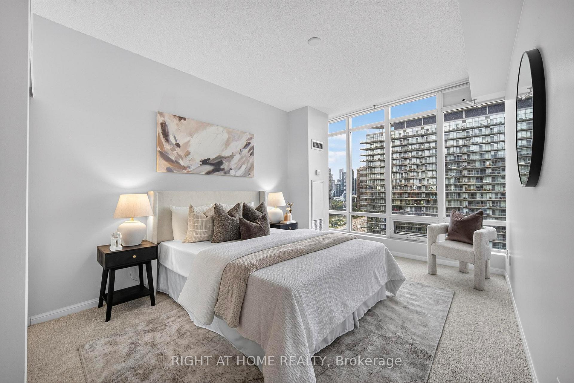 Photo 11 of Unit 2201, 15 Windermere Avenue, Toronto, High Park-Swansea — HOMEH