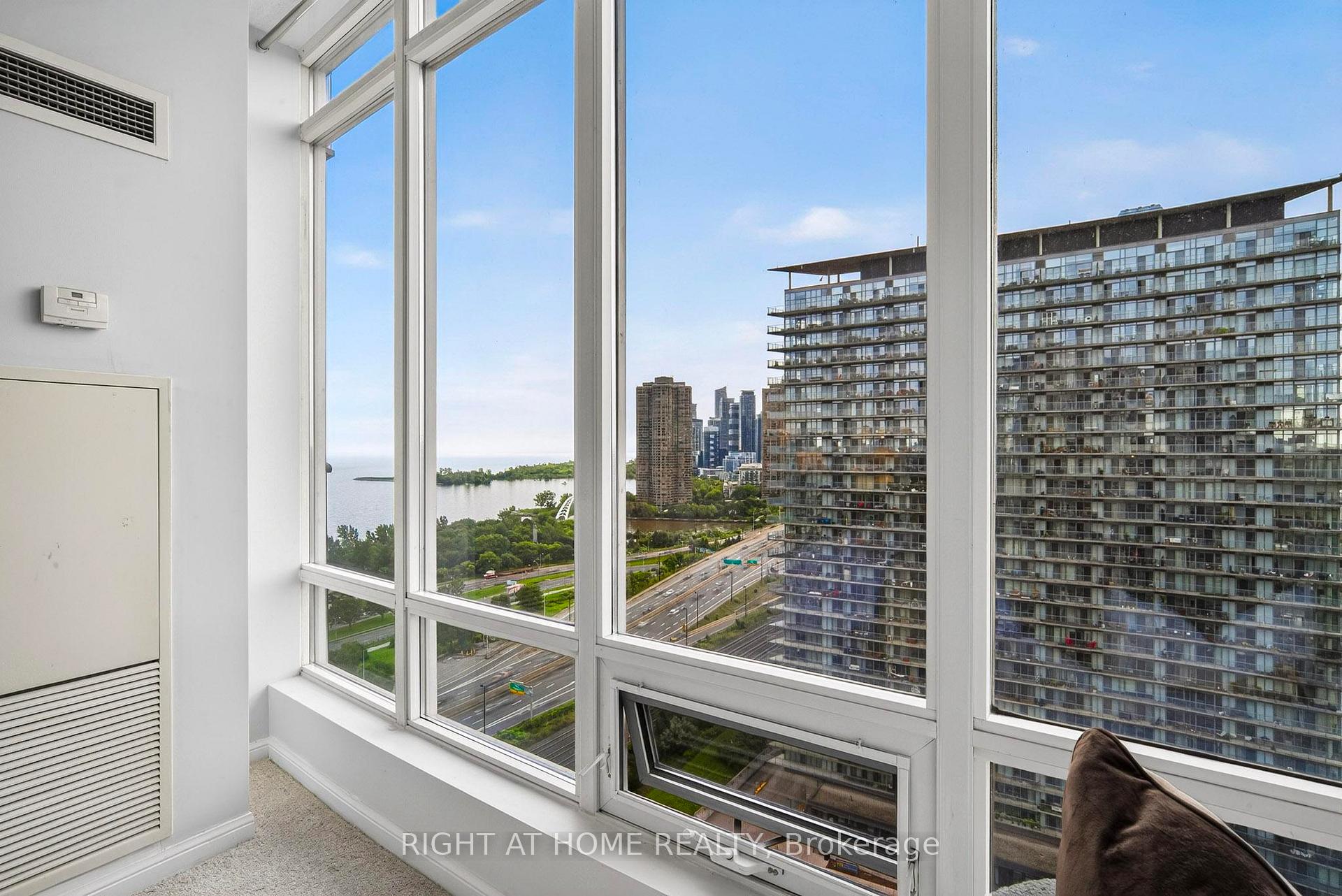 Photo 12 of Unit 2201, 15 Windermere Avenue, Toronto, High Park-Swansea — HOMEH