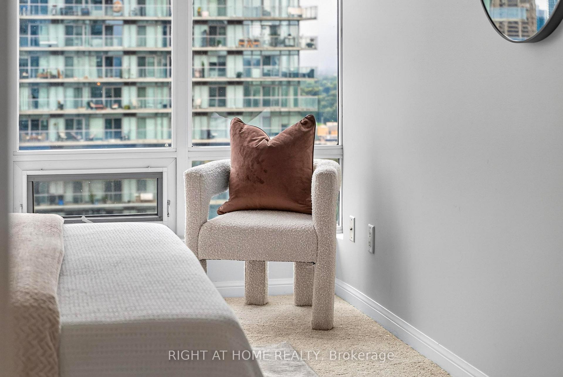 Photo 13 of Unit 2201, 15 Windermere Avenue, Toronto, High Park-Swansea — HOMEH