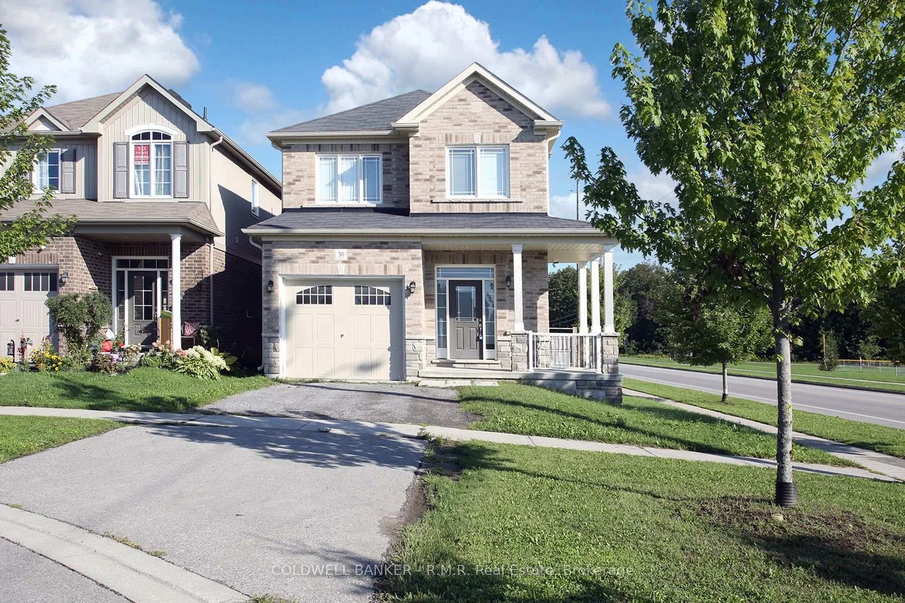 Photo 3 of 30 Moses Crescent, Clarington, Bowmanville — HOMEH