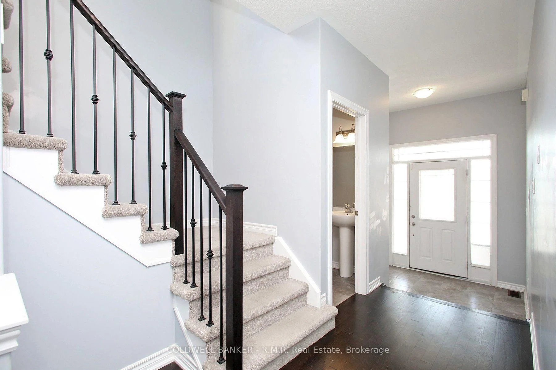 Photo 5 of 30 Moses Crescent, Clarington, Bowmanville — HOMEH