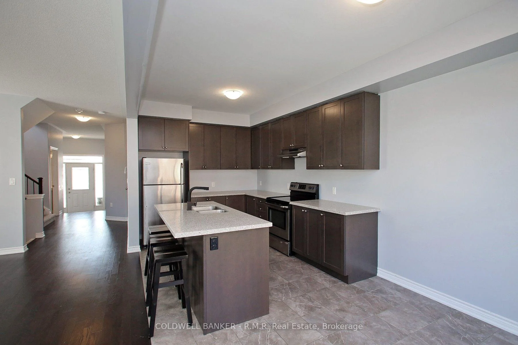 Photo 6 of 30 Moses Crescent, Clarington, Bowmanville — HOMEH