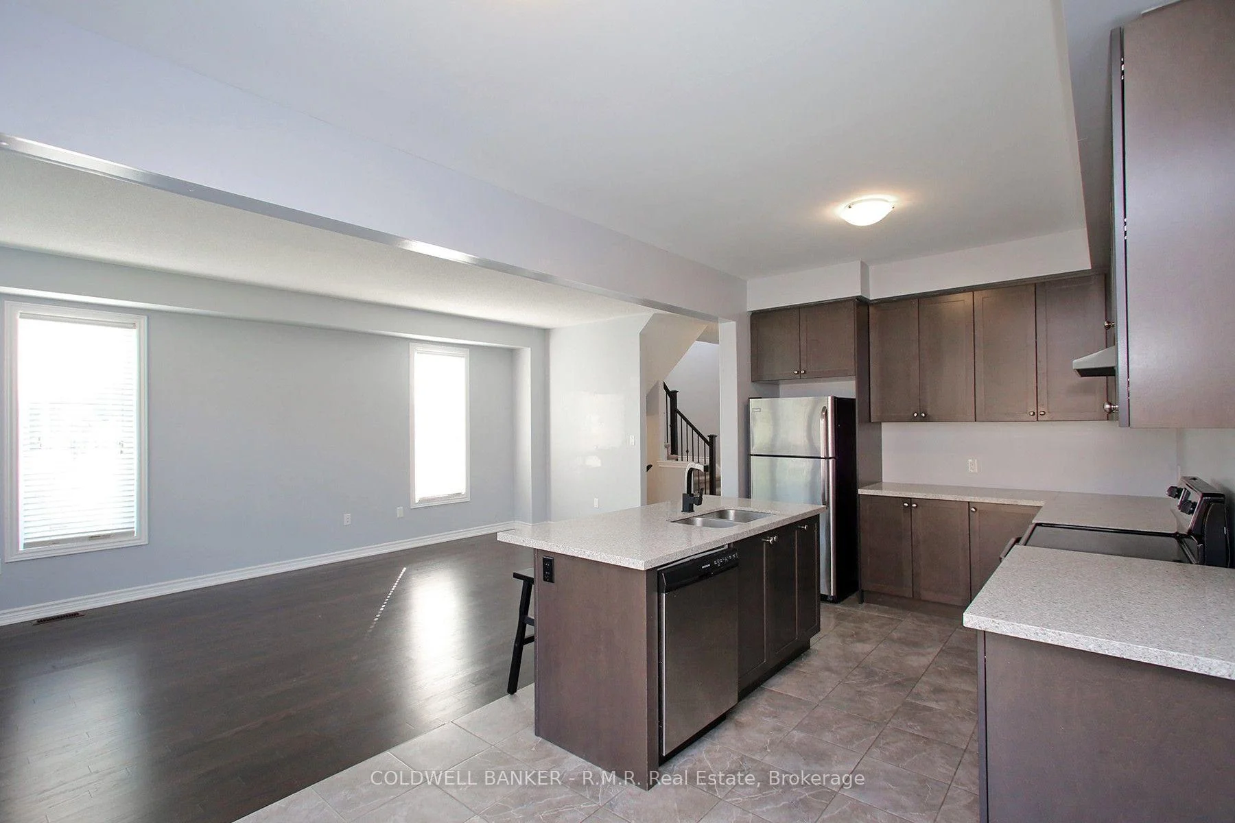 Photo 9 of 30 Moses Crescent, Clarington, Bowmanville — HOMEH