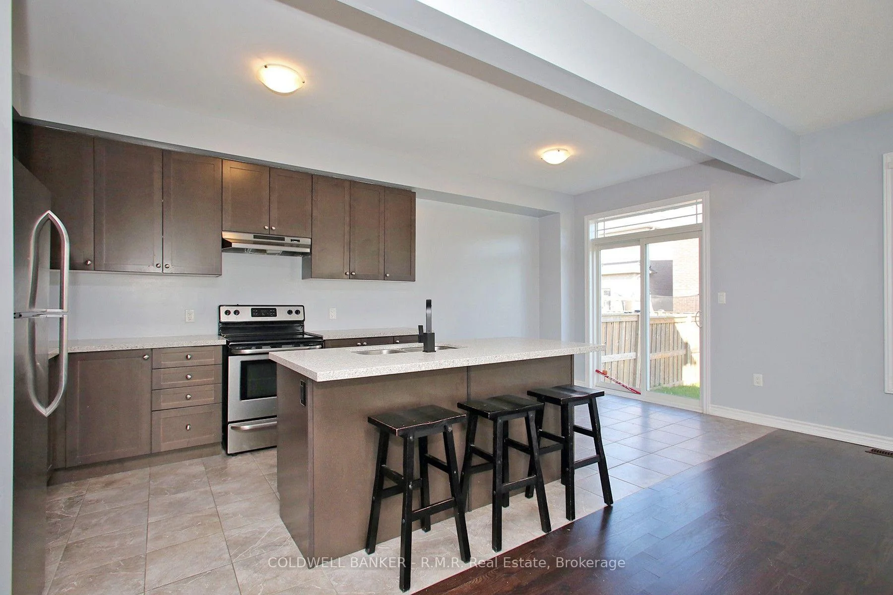 Photo 10 of 30 Moses Crescent, Clarington, Bowmanville — HOMEH