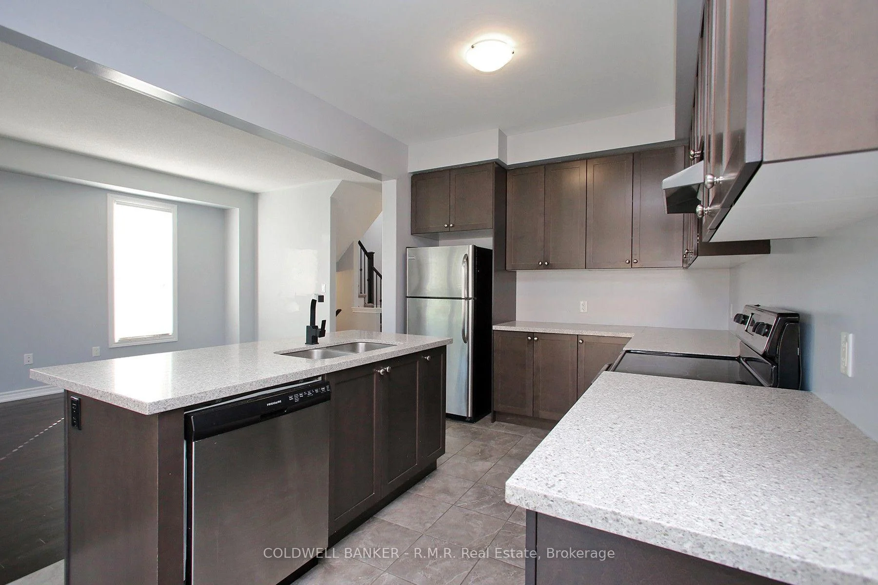 Photo 12 of 30 Moses Crescent, Clarington, Bowmanville — HOMEH