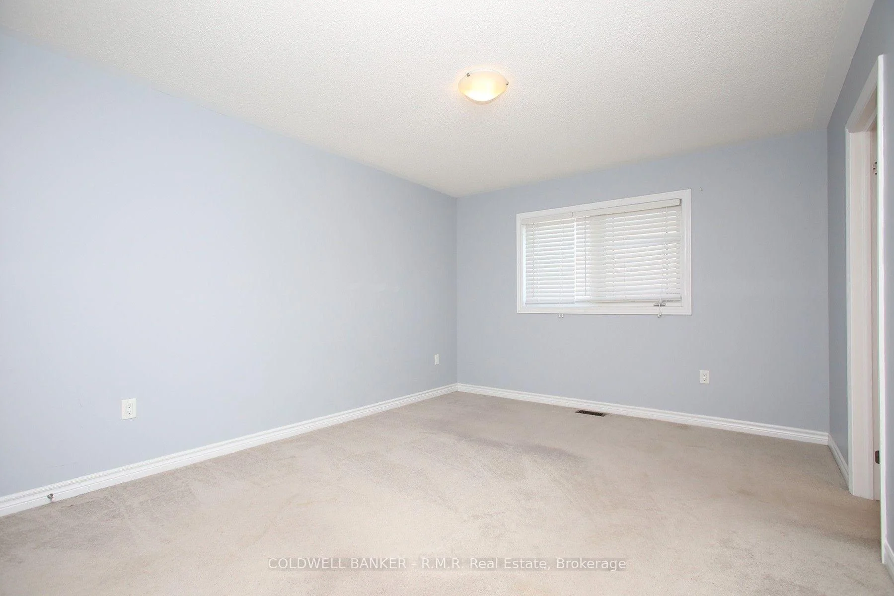 Photo 16 of 30 Moses Crescent, Clarington, Bowmanville — HOMEH