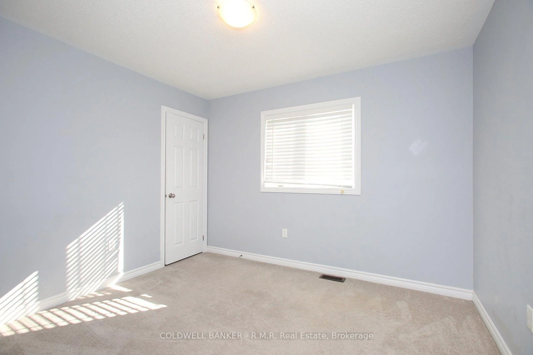 Photo 19 of 30 Moses Crescent, Clarington, Bowmanville — HOMEH