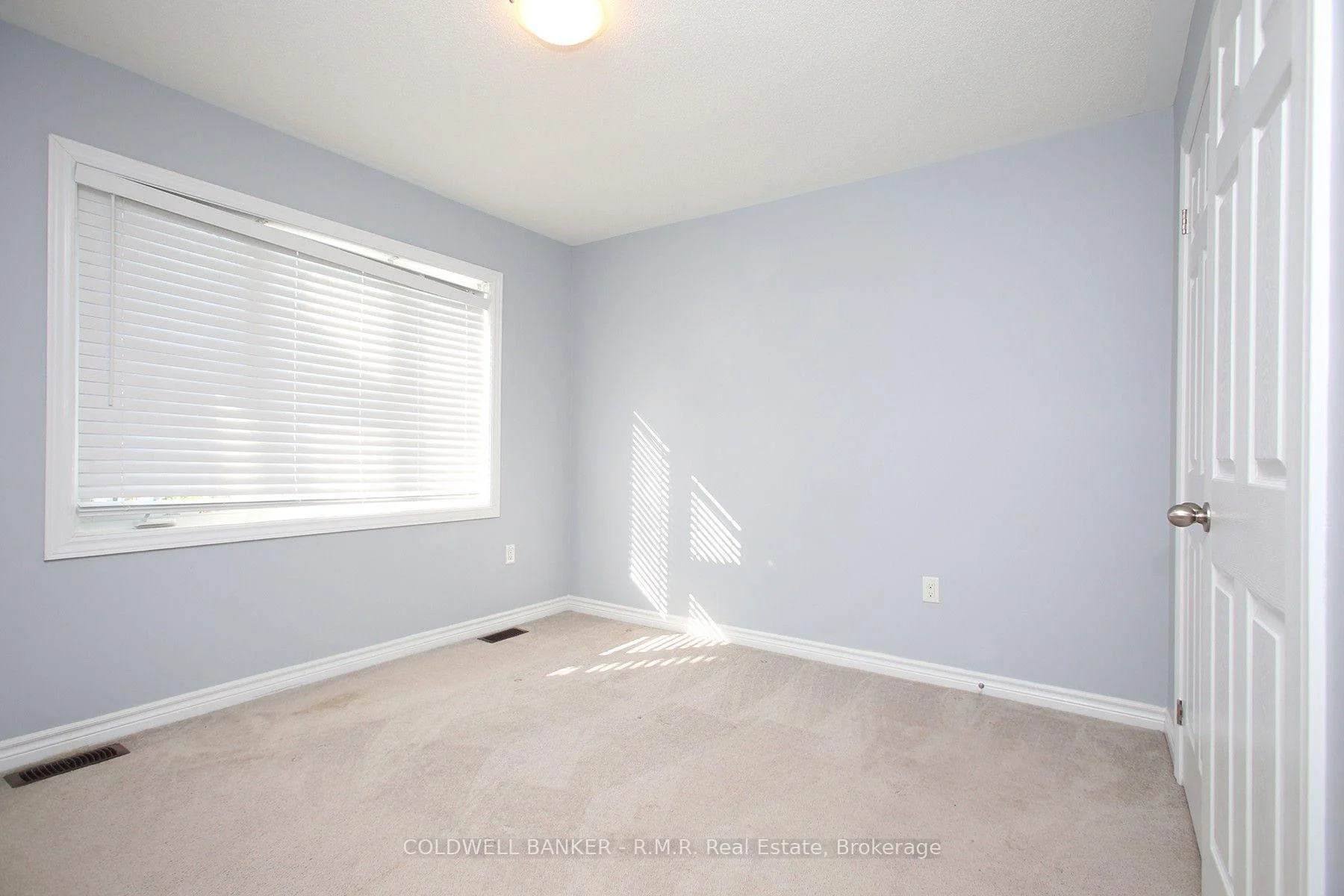 Photo 20 of 30 Moses Crescent, Clarington, Bowmanville — HOMEH