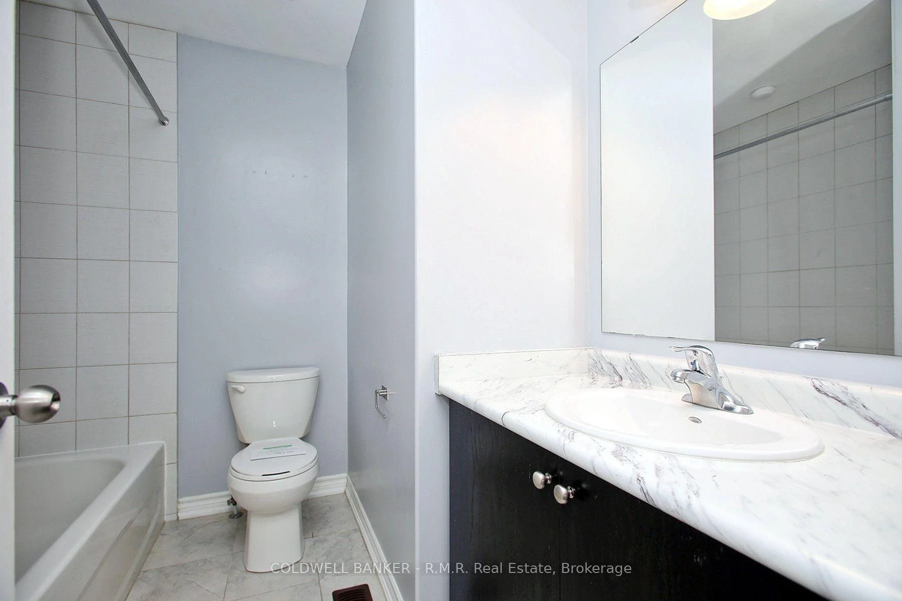 Photo 22 of 30 Moses Crescent, Clarington, Bowmanville — HOMEH