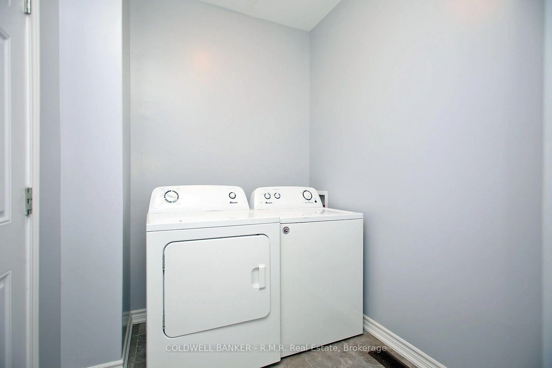 Photo 24 of 30 Moses Crescent, Clarington, Bowmanville — HOMEH