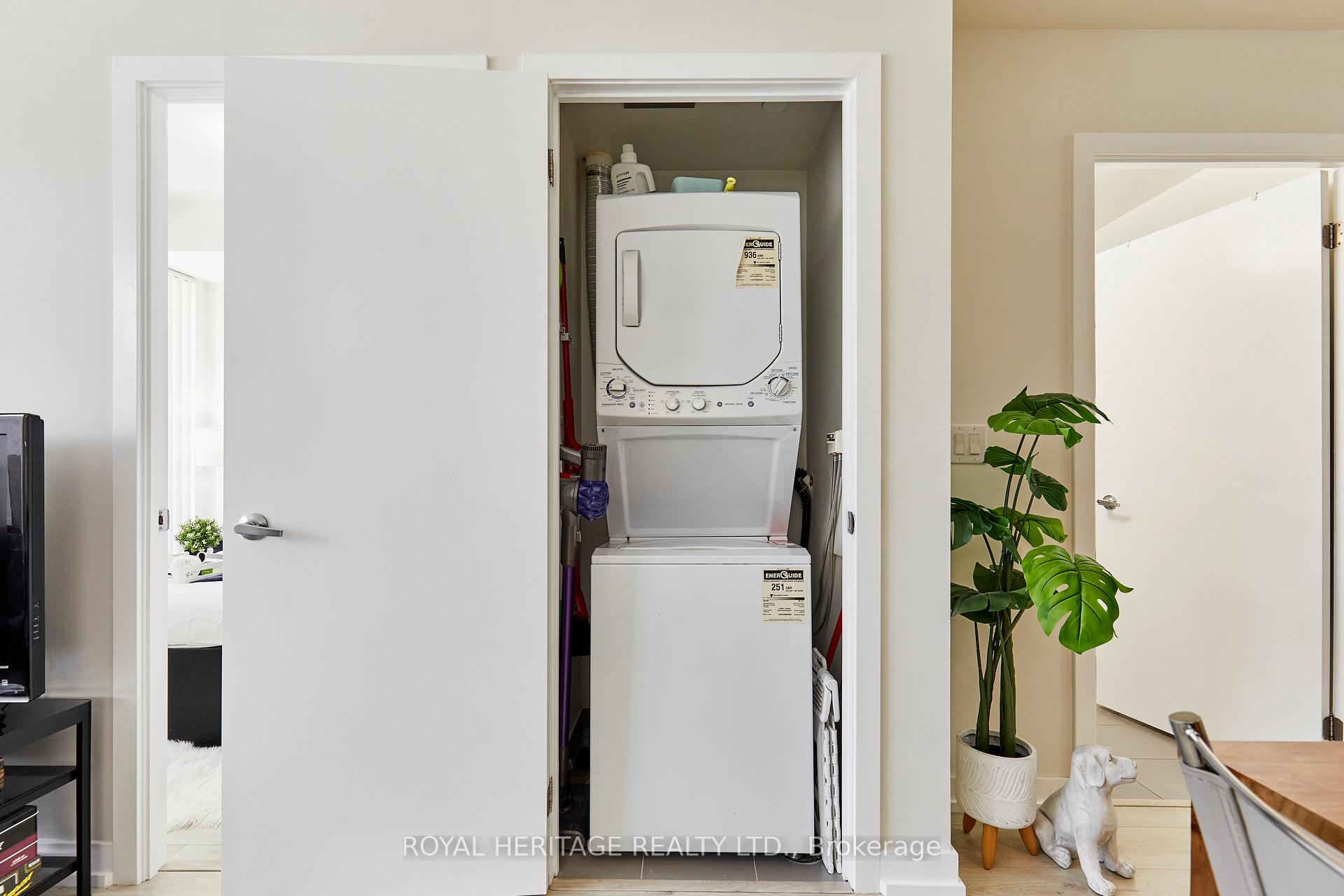 Photo 13 of Unit 204, 18 Rean Drive, North York, Bayview Village — HOMEH