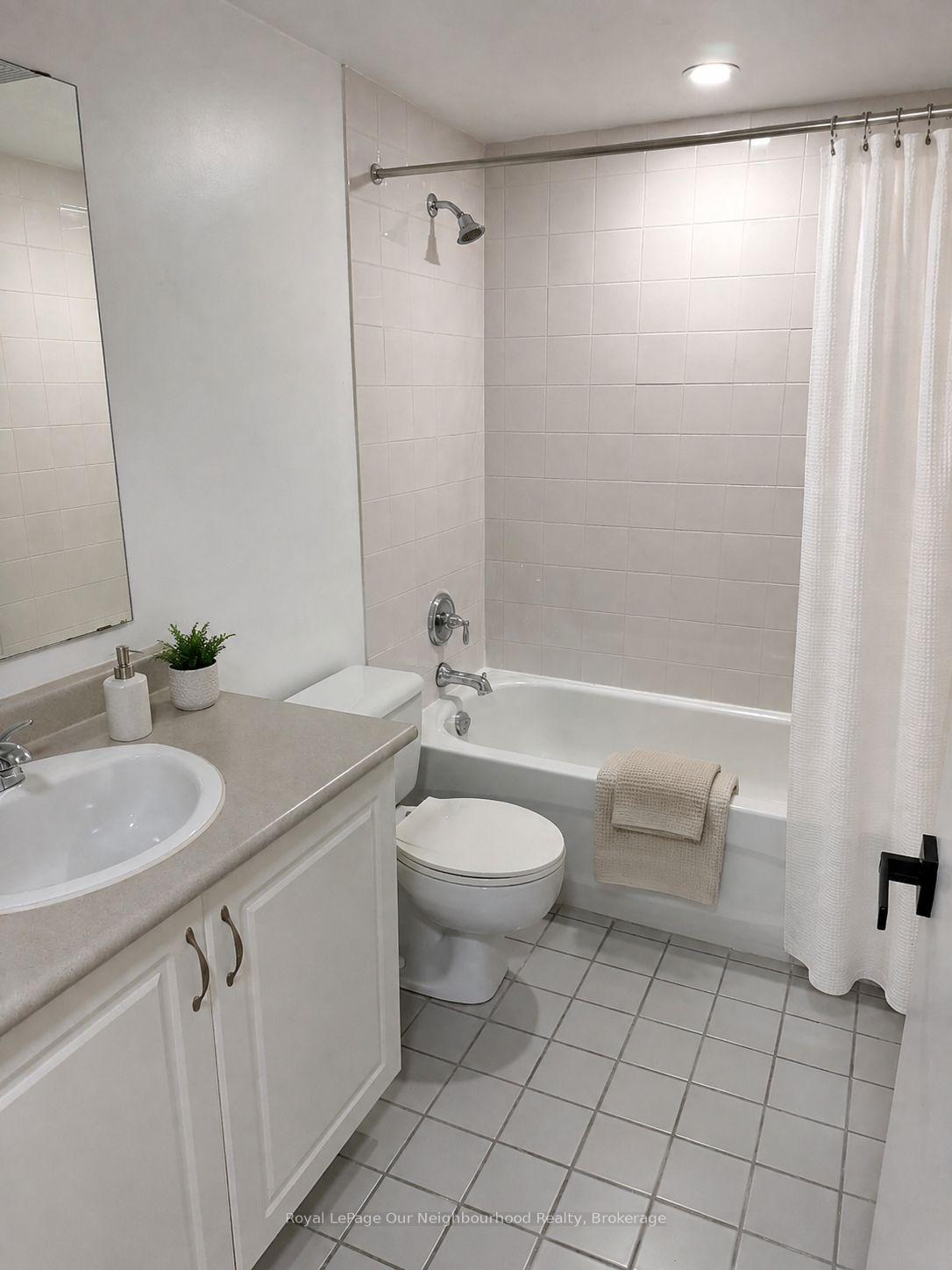 Photo 12 of Unit 806, 92 King Street E, Toronto, Church-Yonge Corridor — HOMEH