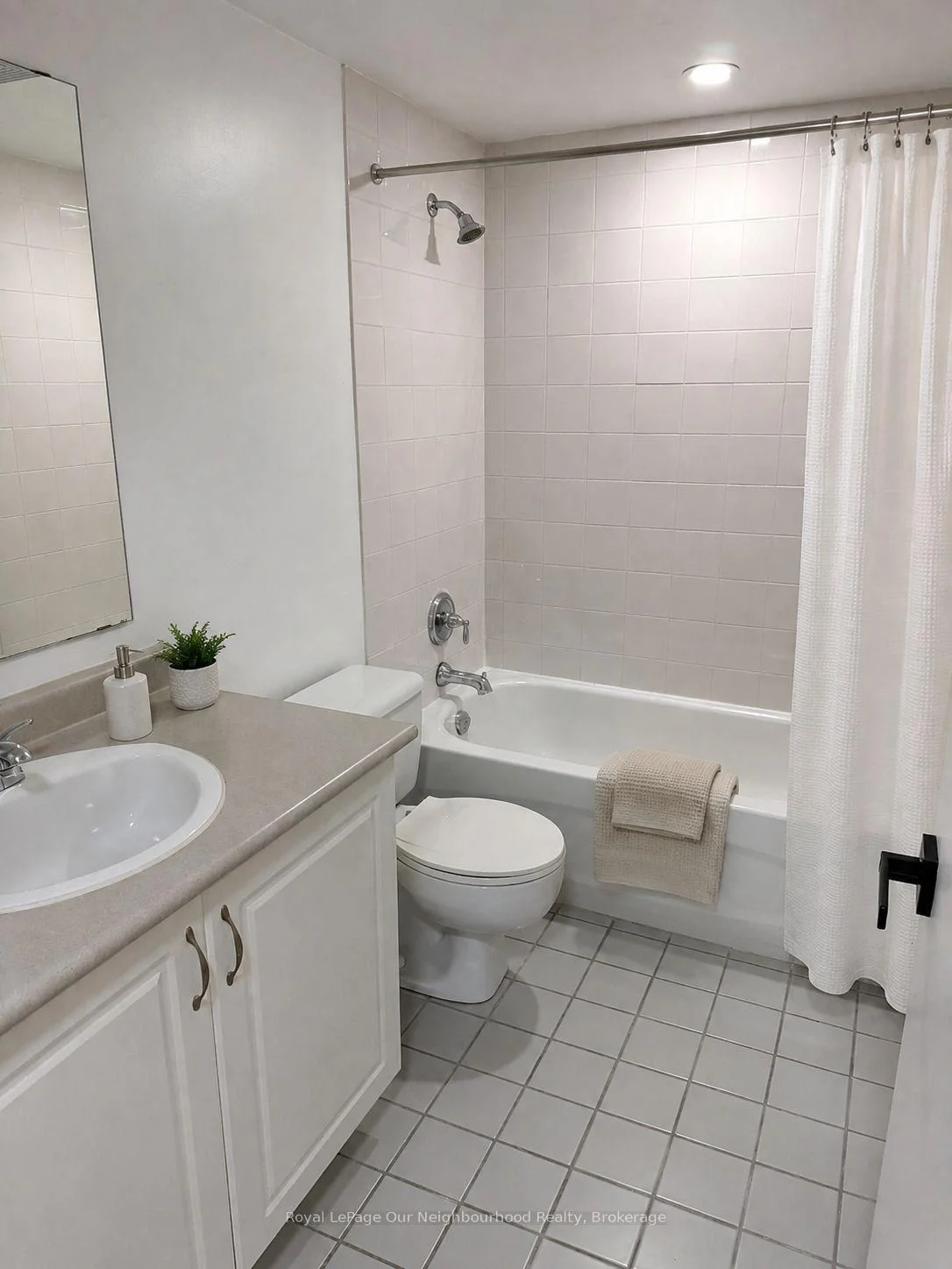 Photo 14 of Unit 806, 92 King Street E, Toronto, Church-Yonge Corridor — HOMEH