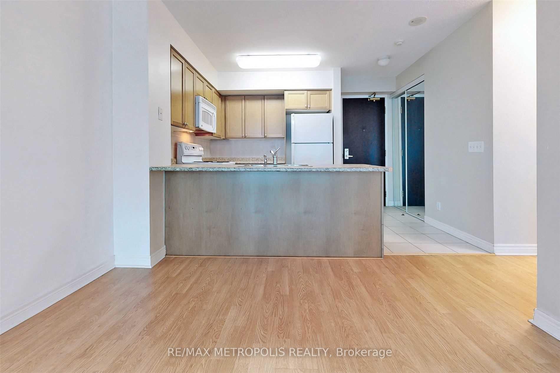 Photo 5 of Unit 1005, 51 Lower Simcoe Street, Toronto, Waterfront Communities — HOMEH