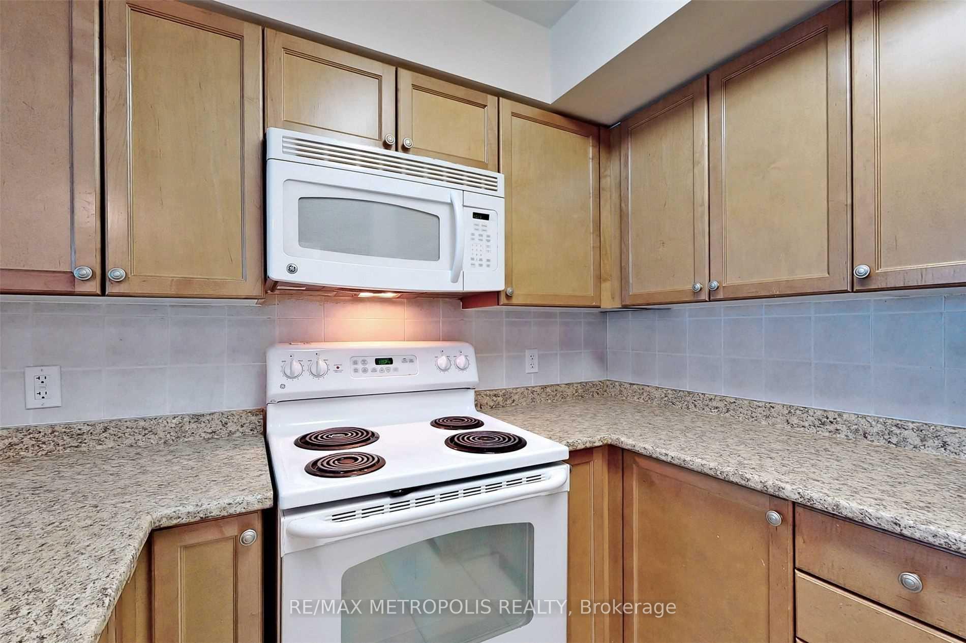 Photo 11 of Unit 1005, 51 Lower Simcoe Street, Toronto, Waterfront Communities — HOMEH